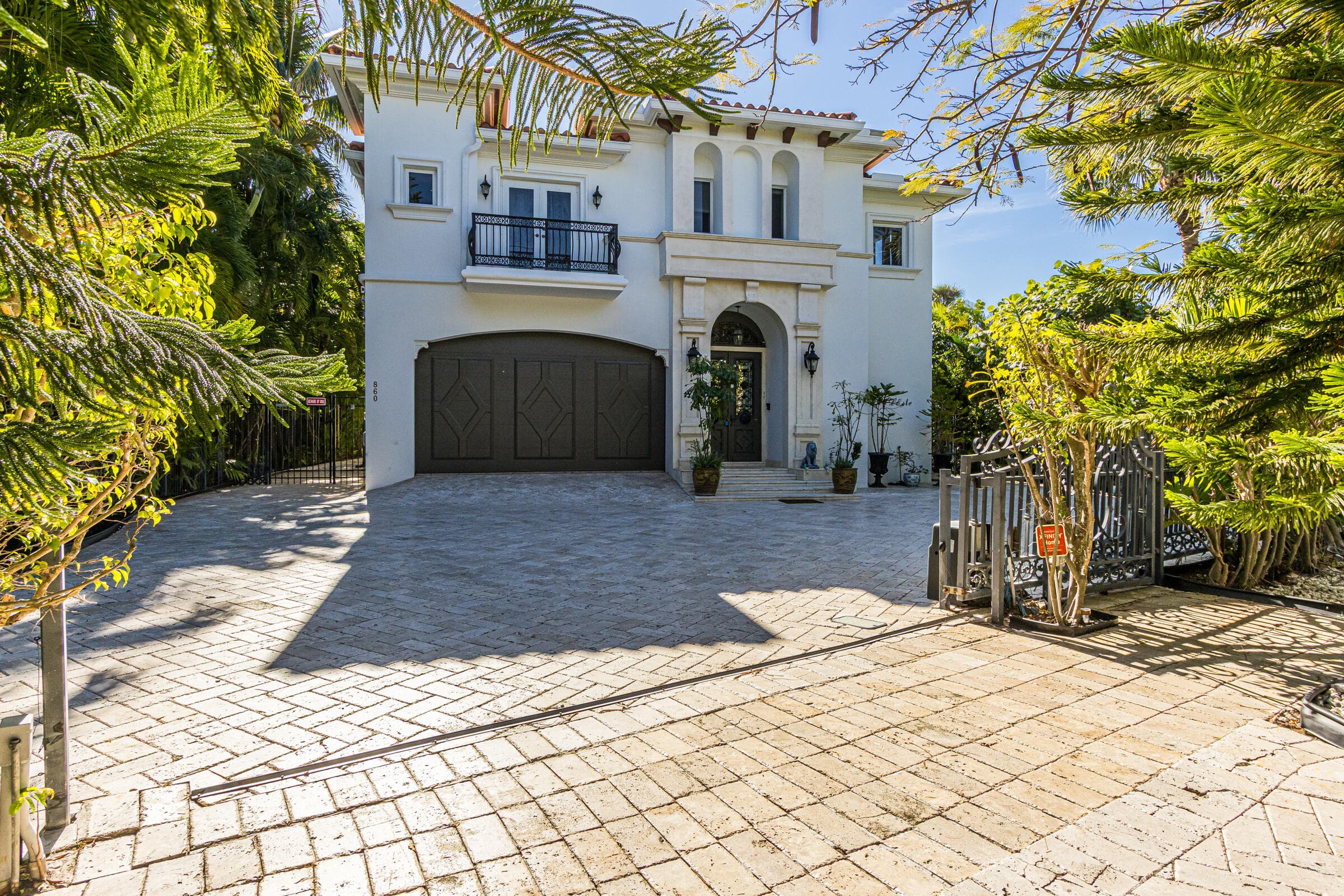 860 E Park Drive, Boca Raton, FL 33432 — photo 11 of 57