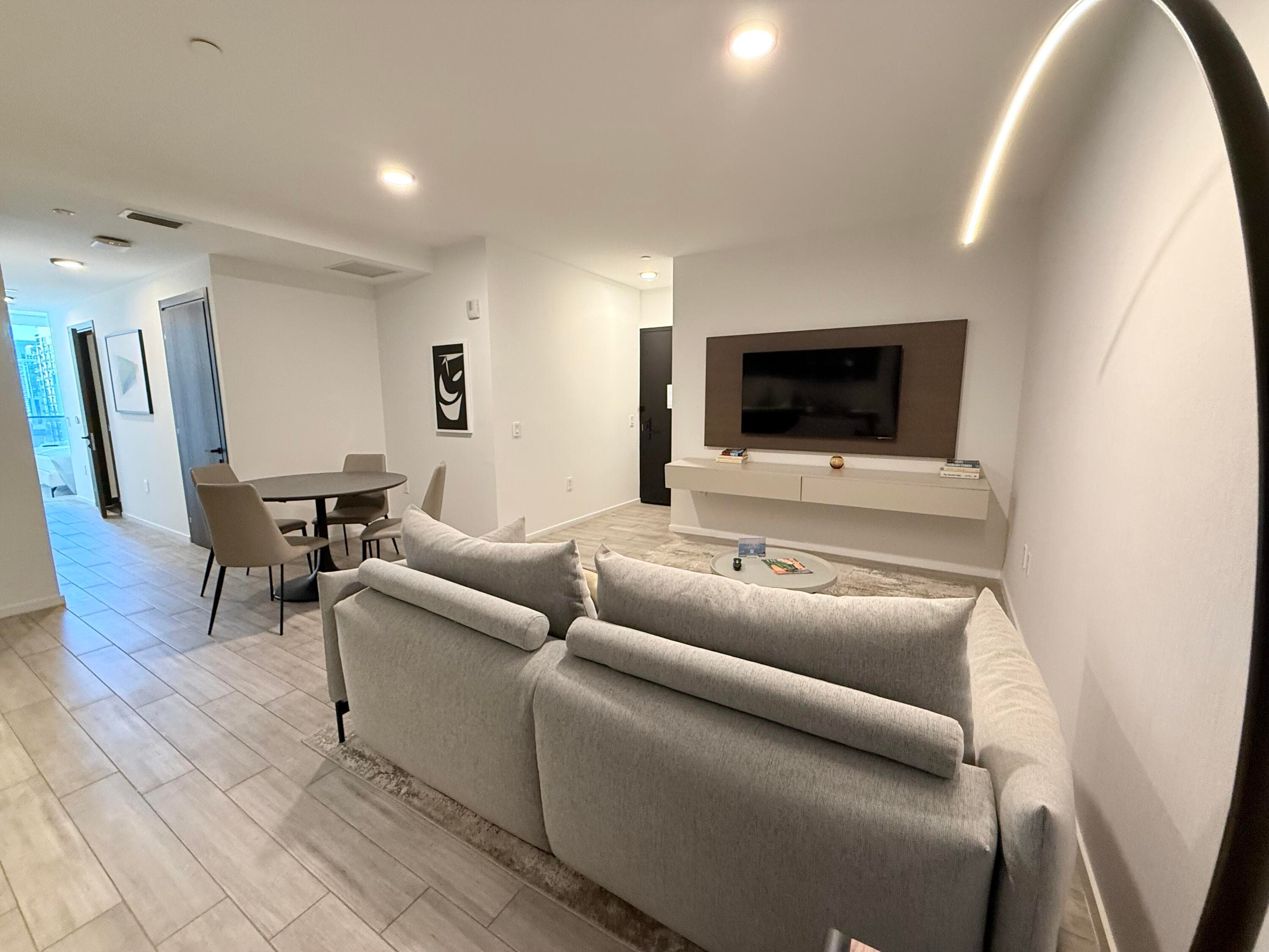 398 NE 5th Street 1715, Miami, FL 33132 — photo 4 of 24