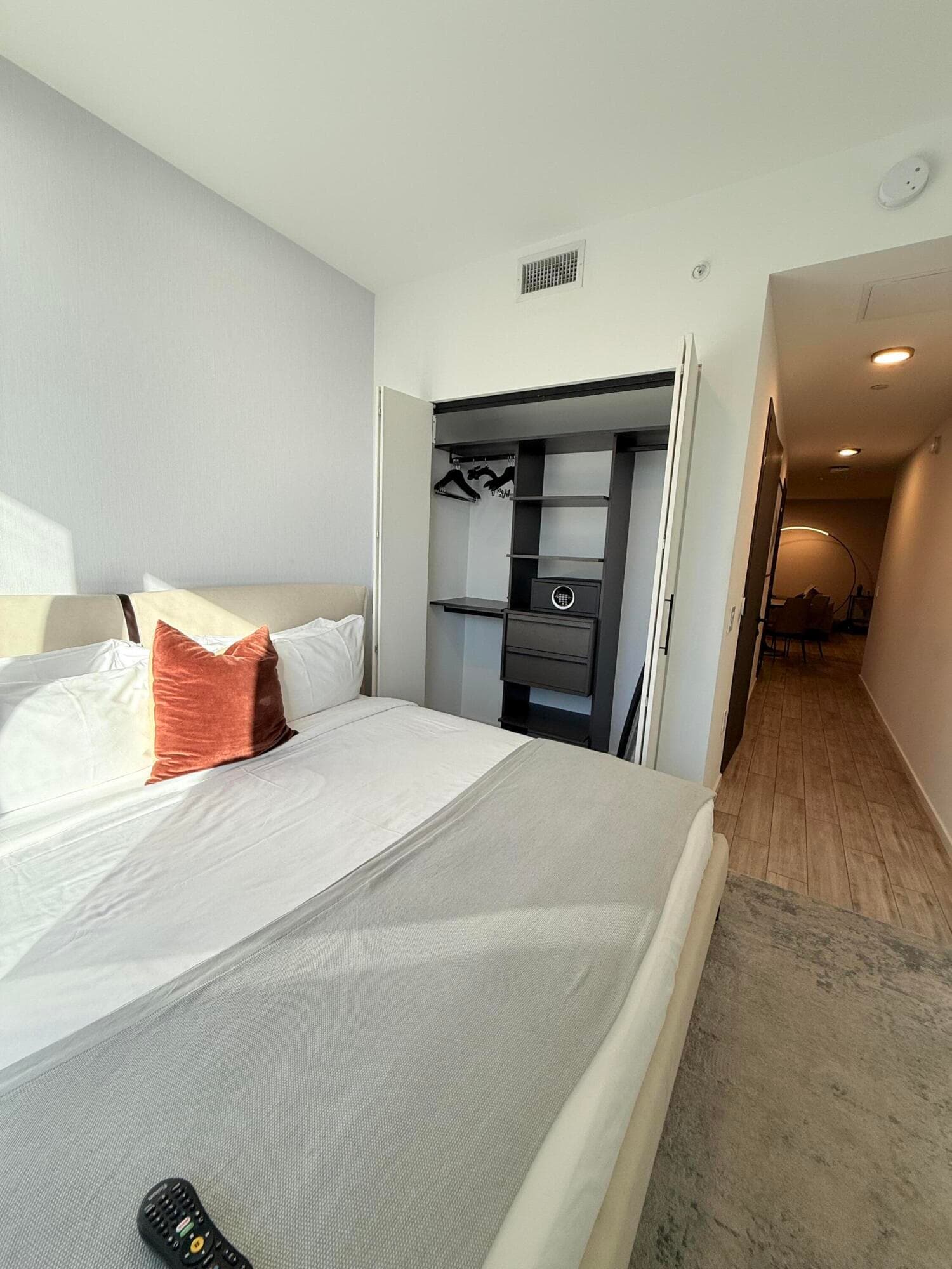 398 NE 5th Street 1715, Miami, FL 33132 — photo 12 of 24
