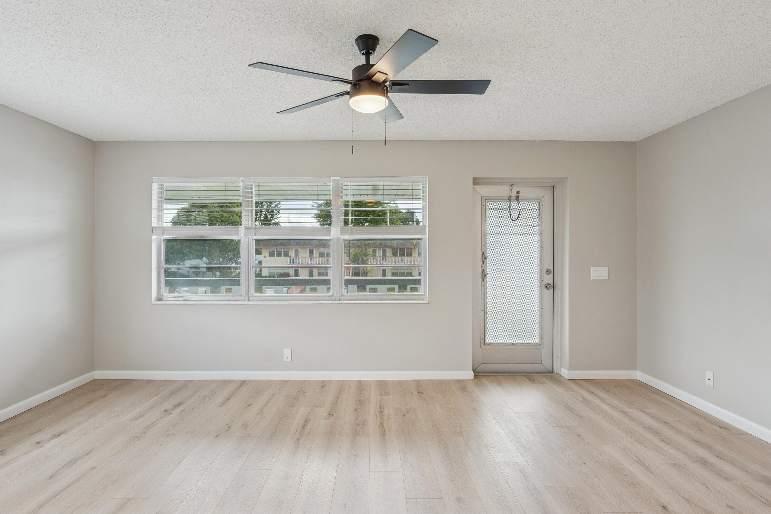 244 Camden J, West Palm Beach, FL 33417 — photo 5 of 19