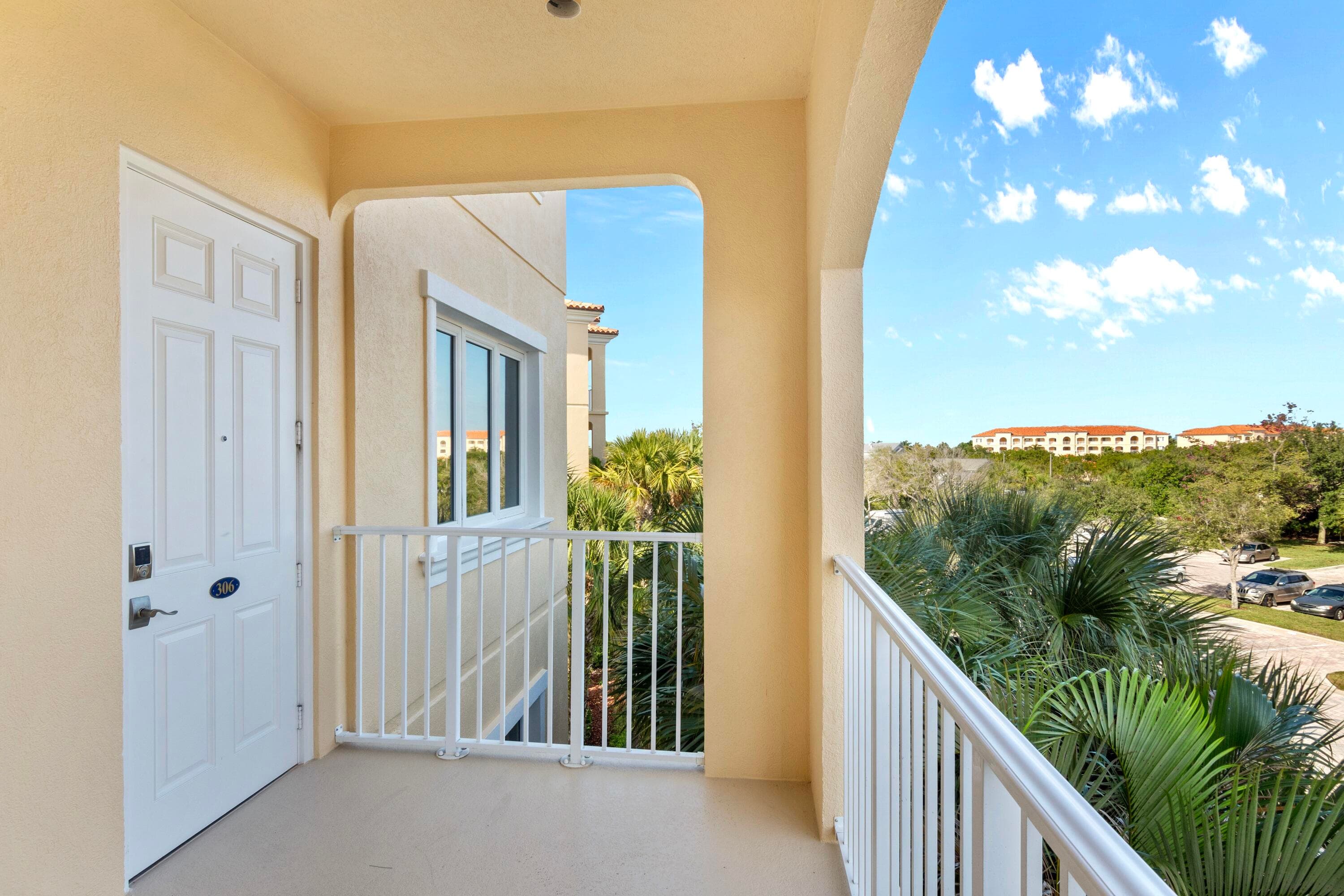 33 Harbour Isle Drive W 306, Fort Pierce, FL 34949 — photo 6 of 36