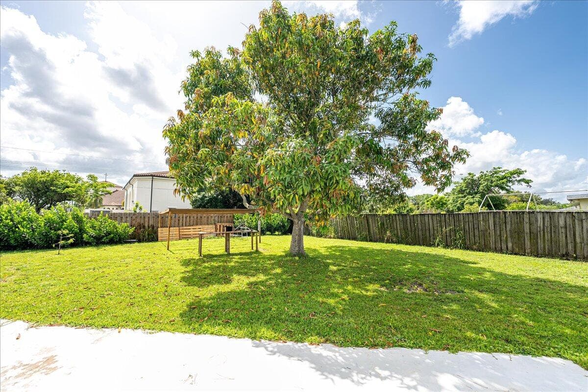 300 SW Prima Vista Boulevard, Port St. Lucie, FL 34983 — photo 16 of 21