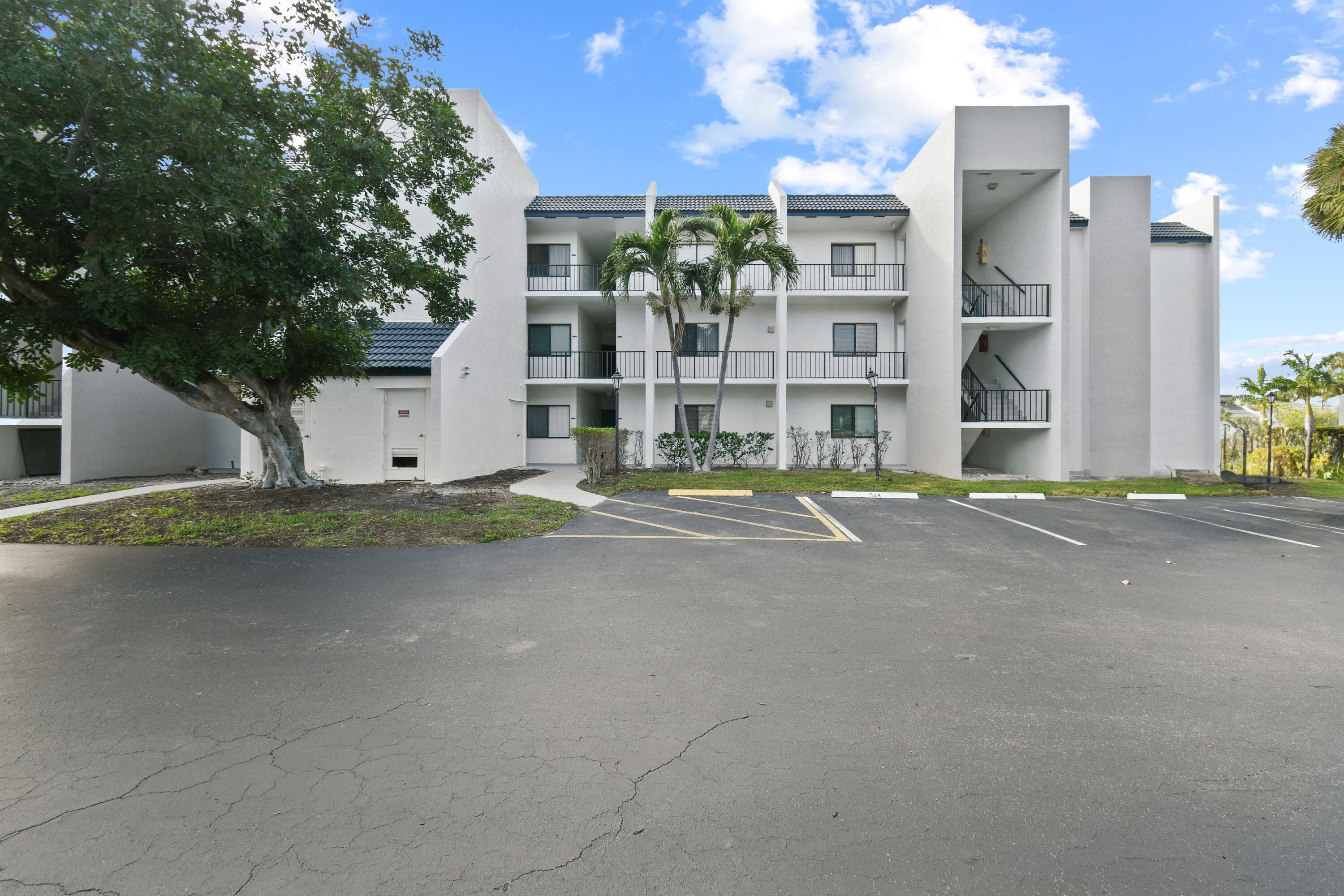 1605 S Us Highway 1 301-V6, Jupiter, FL 33477 — photo 3 of 35