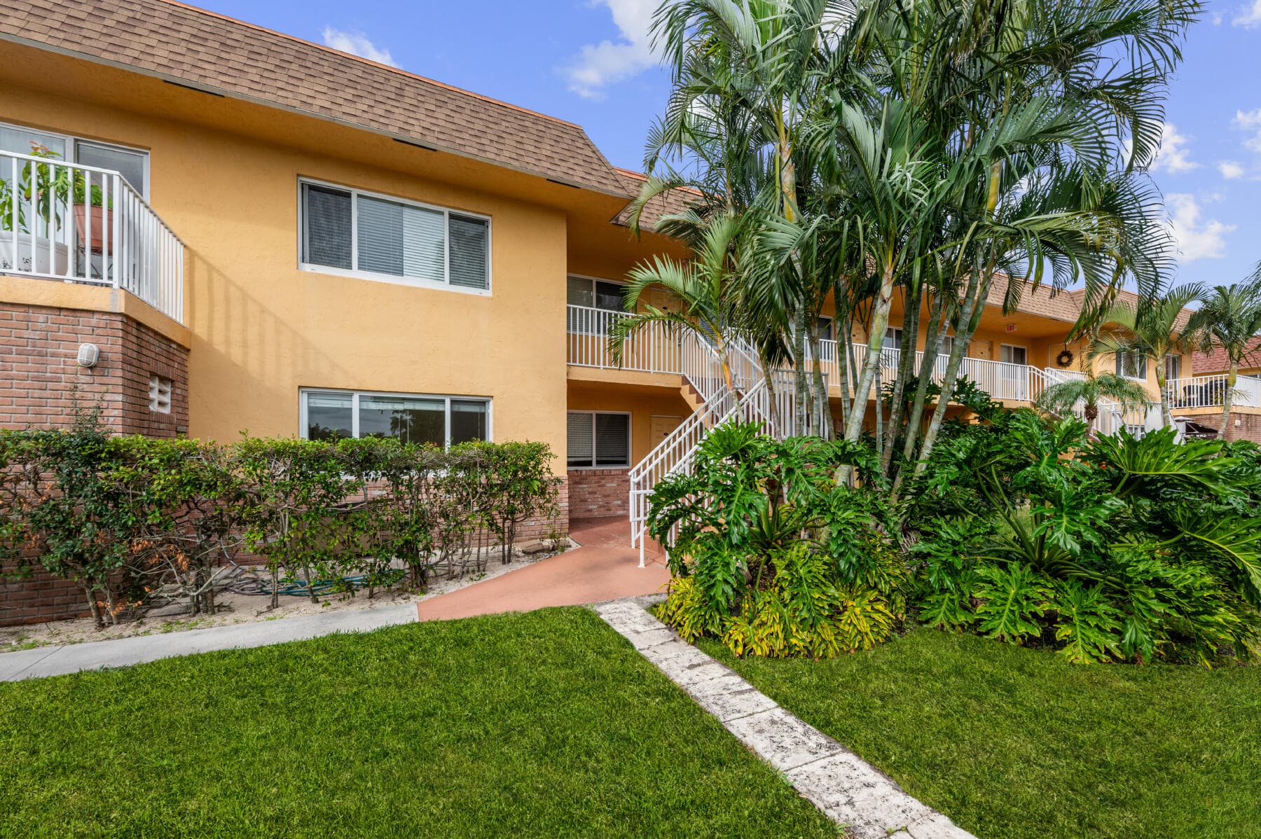 1000 NE 9th Avenue 1, Delray Beach, FL 33483 — photo 1 of 14