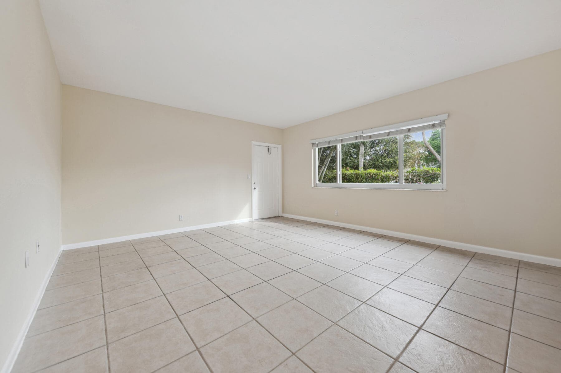 1000 NE 9th Avenue 1, Delray Beach, FL 33483 — photo 2 of 14