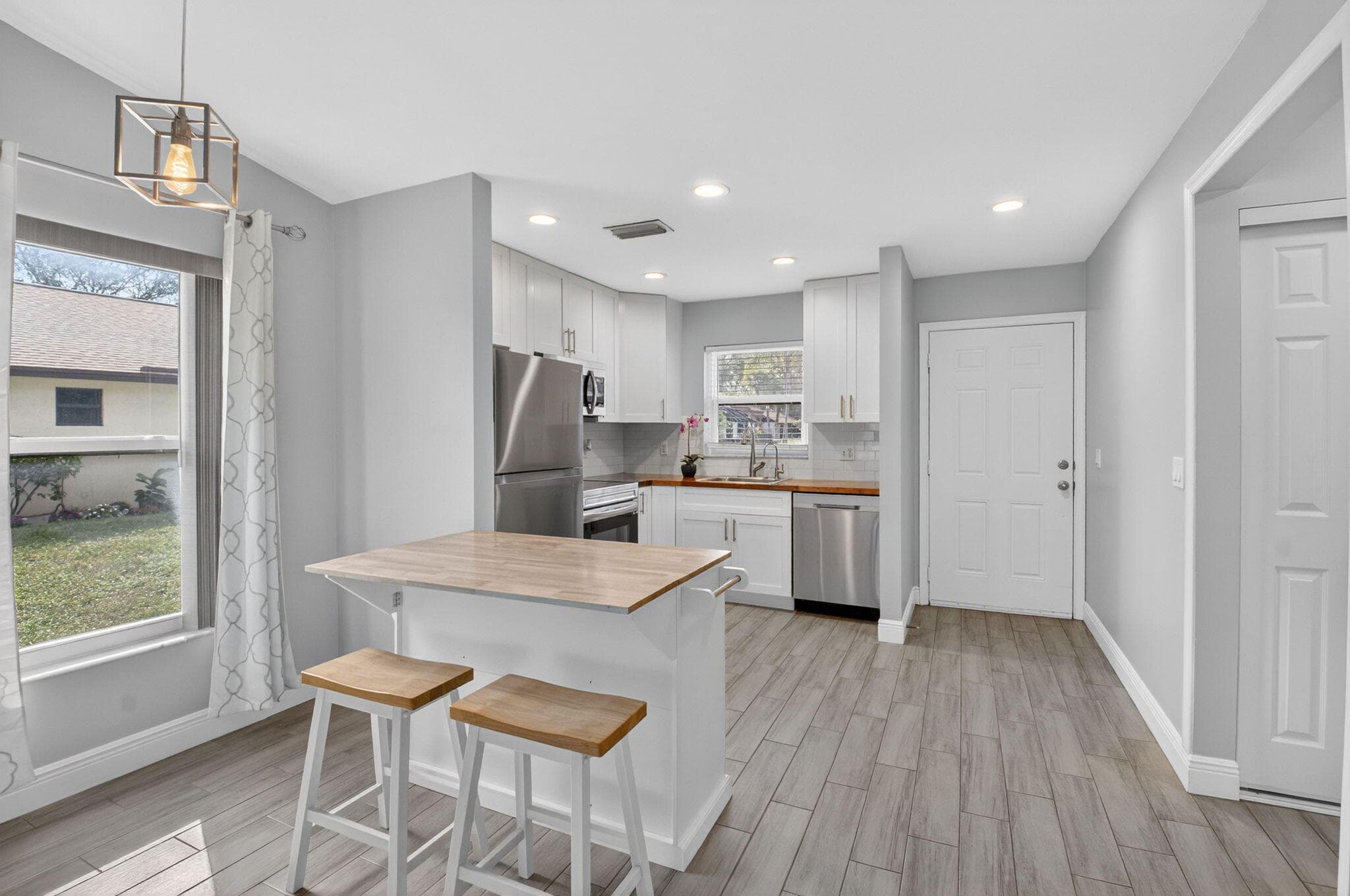 28 Via De Casas Norte 28, Boynton Beach, FL 33426 — photo 1 of 48