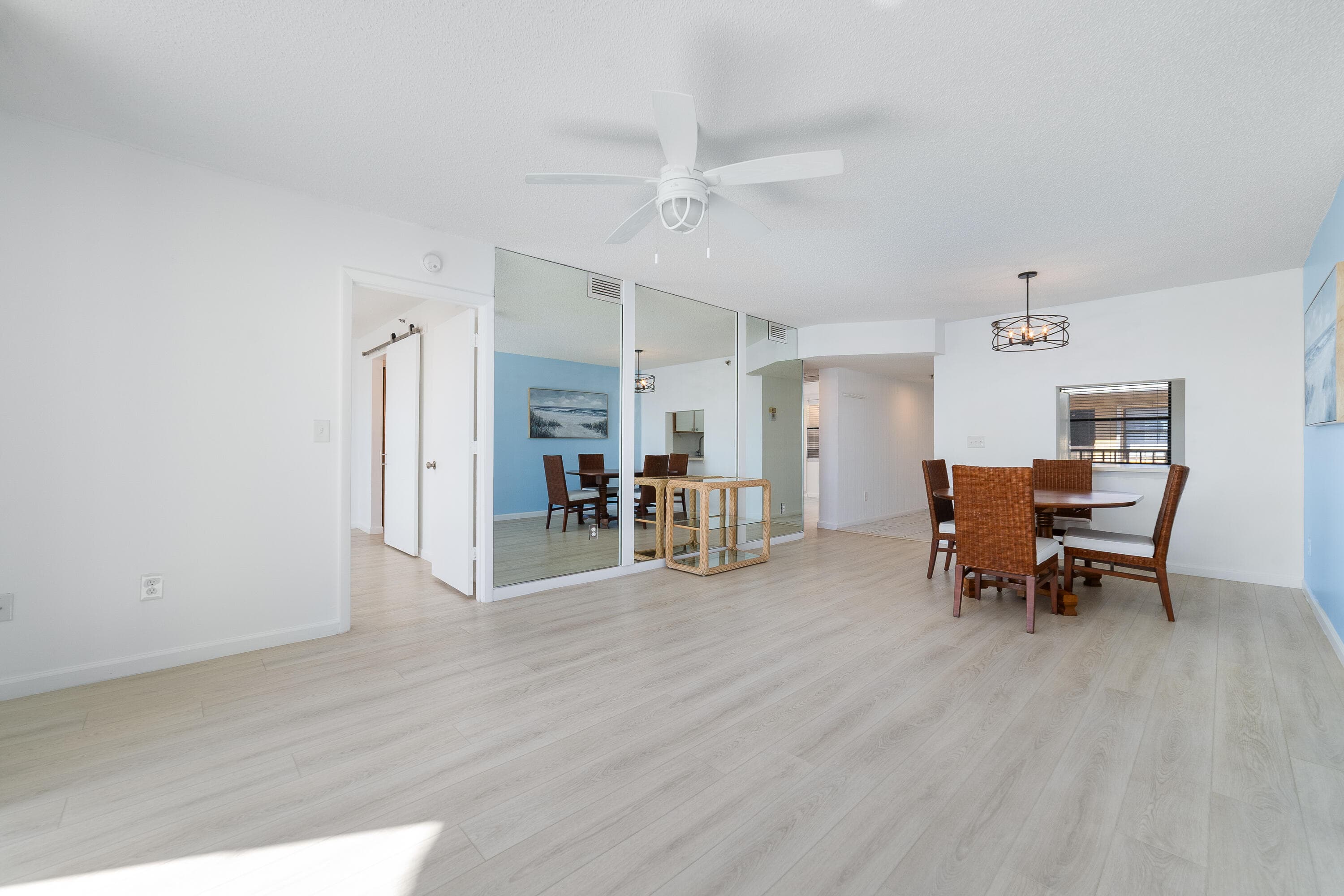 896 N Federal Highway 530, Lantana, FL 33462 — photo 4 of 36