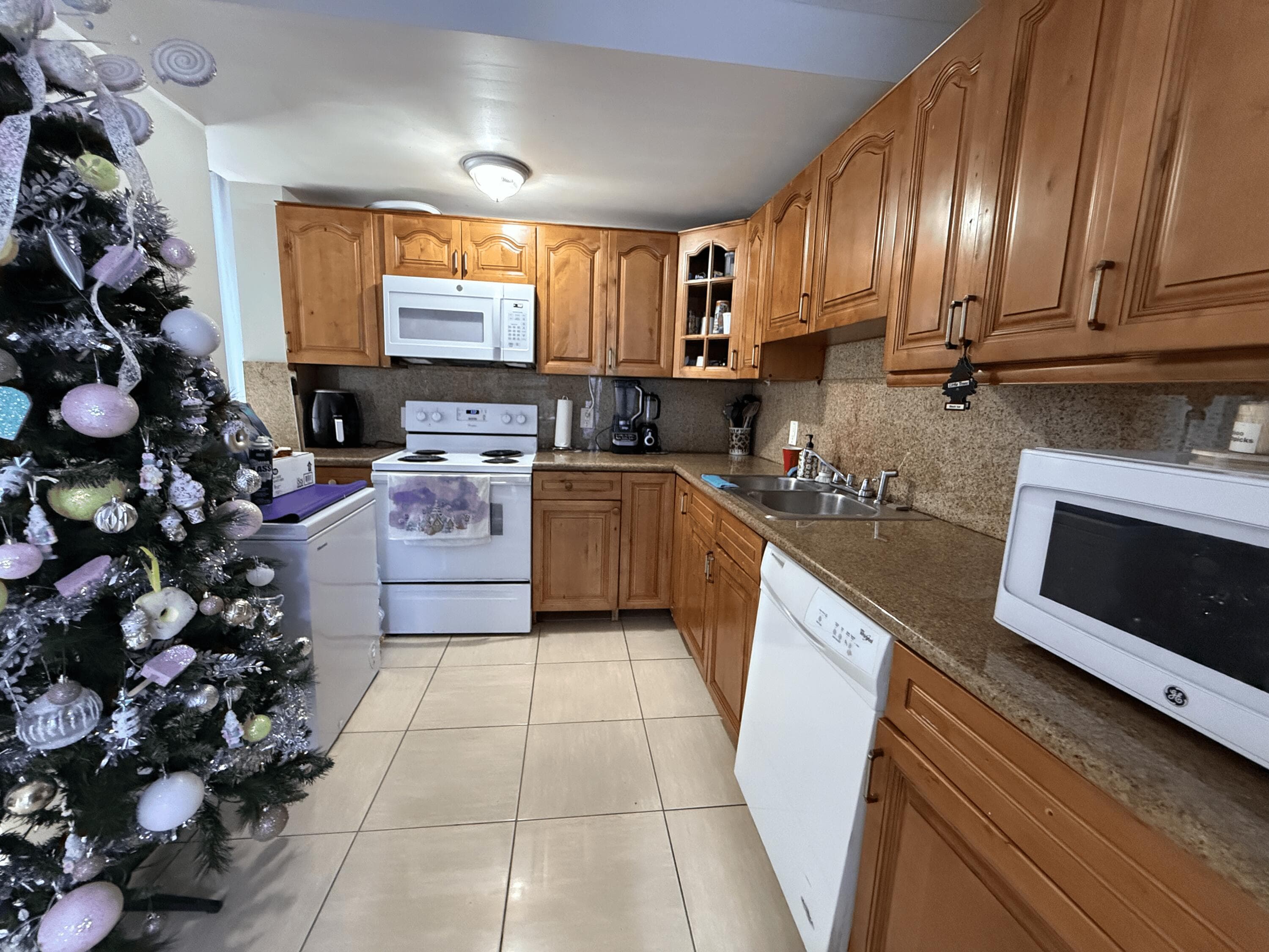 16450 NW 2nd Avenue 116, Miami, FL 33169 — photo 5 of 10