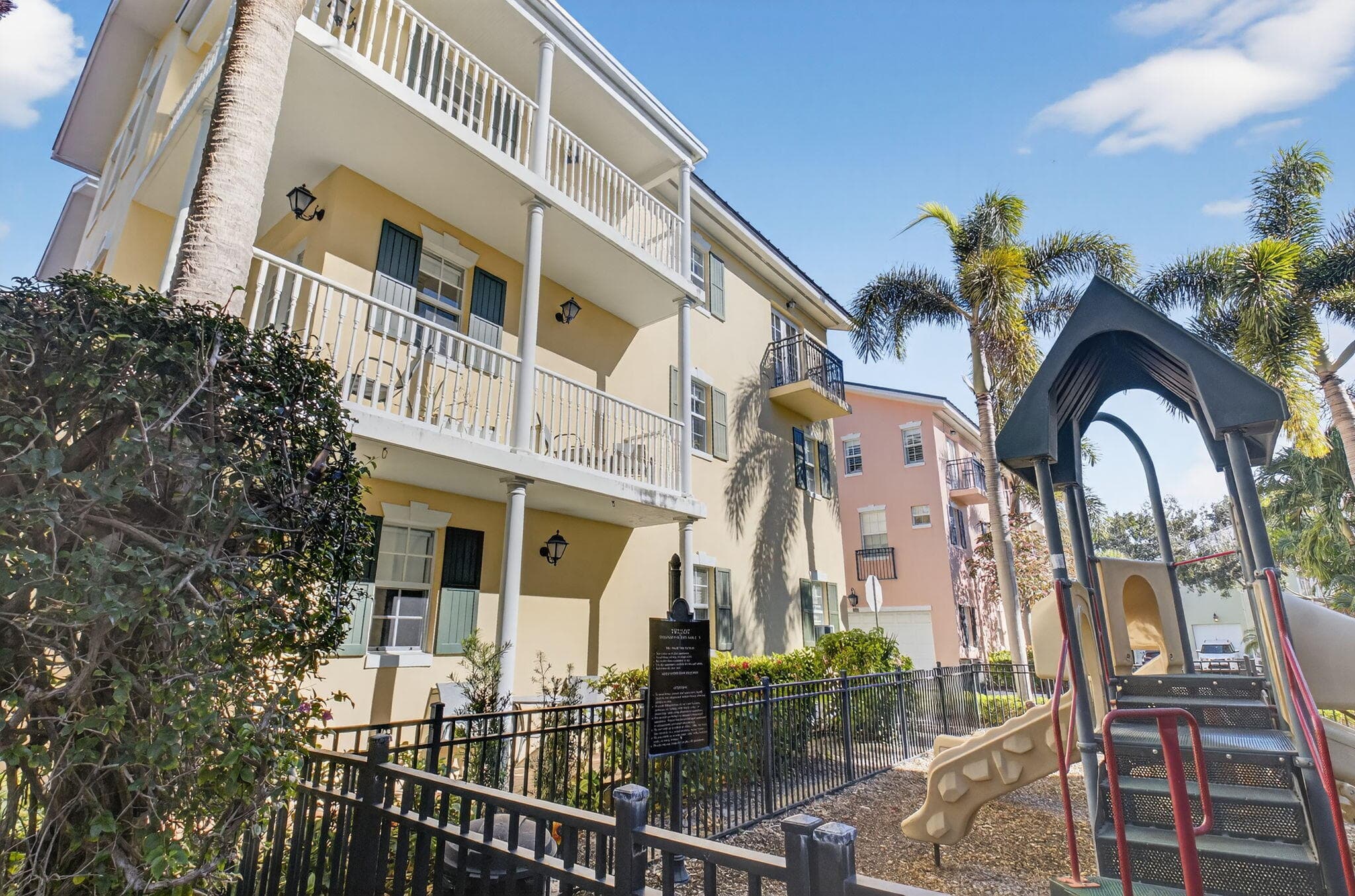 1037 W Heritage Club Circle, Delray Beach, FL 33483 — photo 2 of 34