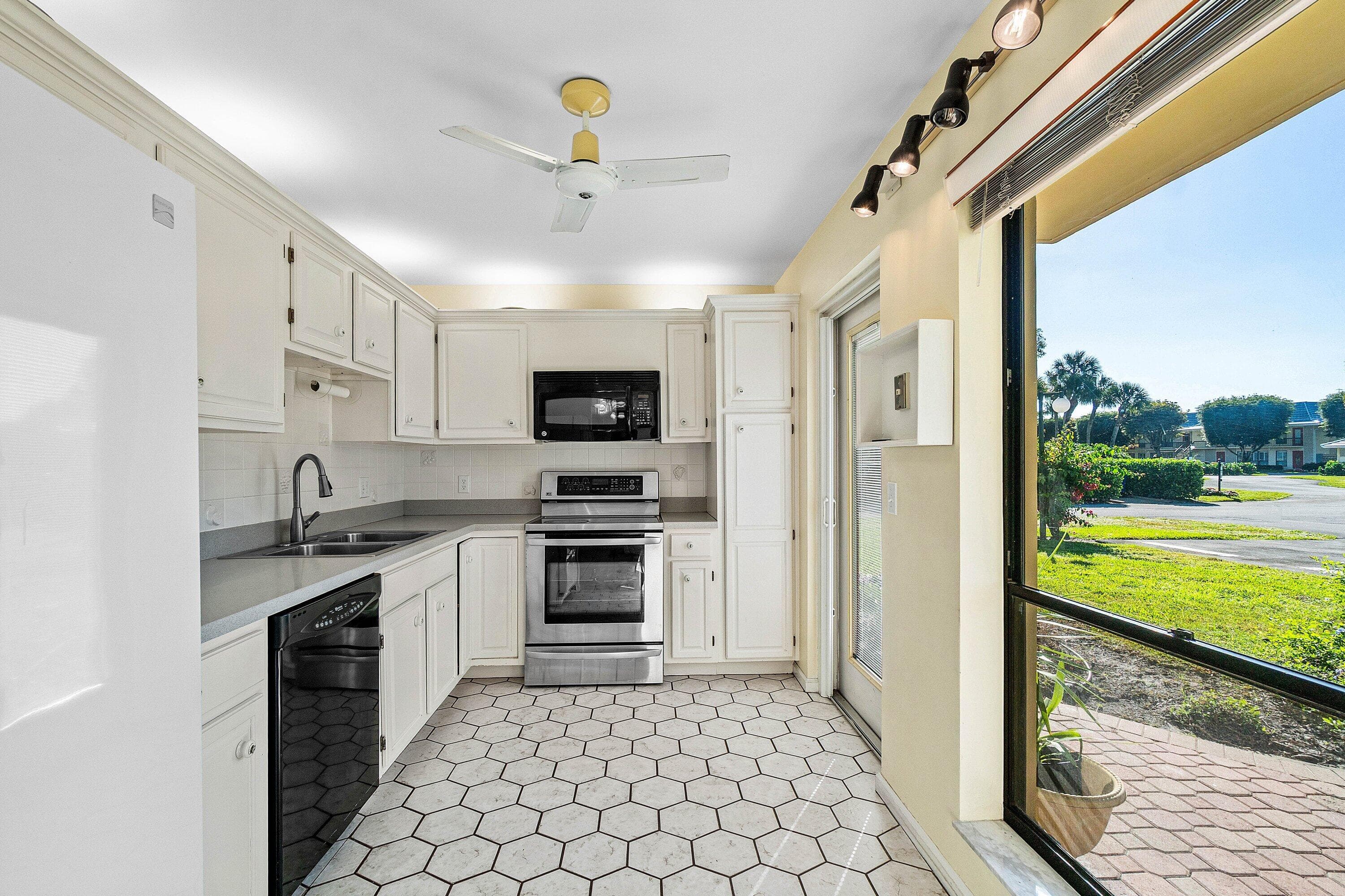 4663 Kittiwake Court Kingfisher N, Boynton Beach, FL 33436 — photo 2 of 49
