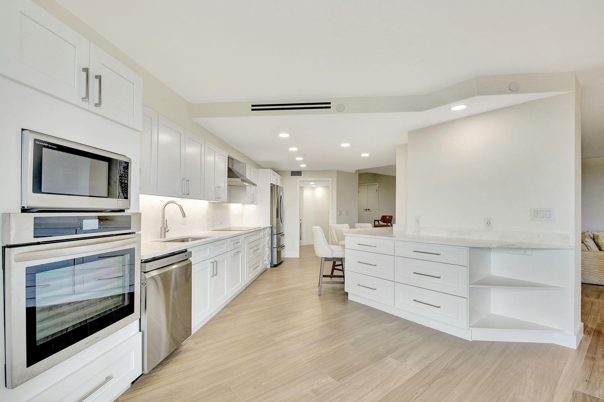 1900 Consulate Place 206, West Palm Beach, FL 33401 — photo 17 of 50