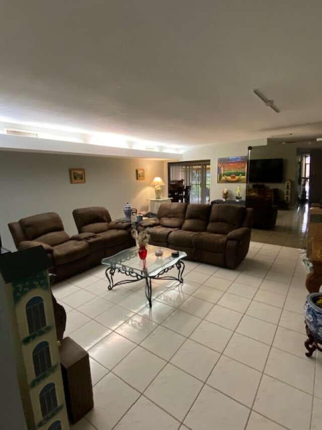 16023 Kingsmoor Way, Miami Lakes, FL 33014 — photo 2 of 12