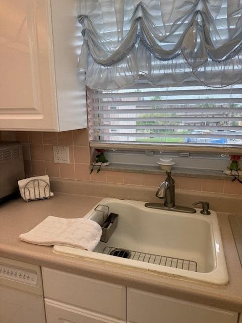 725 Lori Drive 313, Palm Springs, FL 33461 — photo 15 of 17