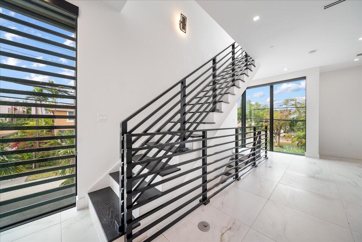 1052 N Victoria Park Road, Fort Lauderdale, FL 33304 — photo 11 of 26