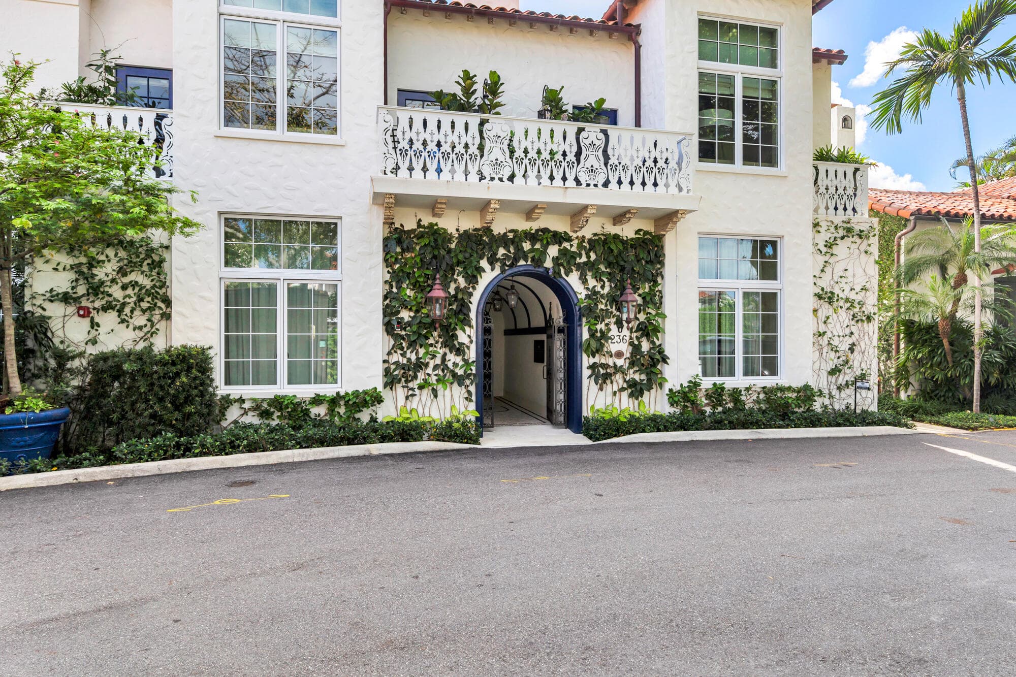 236 Phipps Plaza 201, Palm Beach, FL 33480 — photo 1 of 22