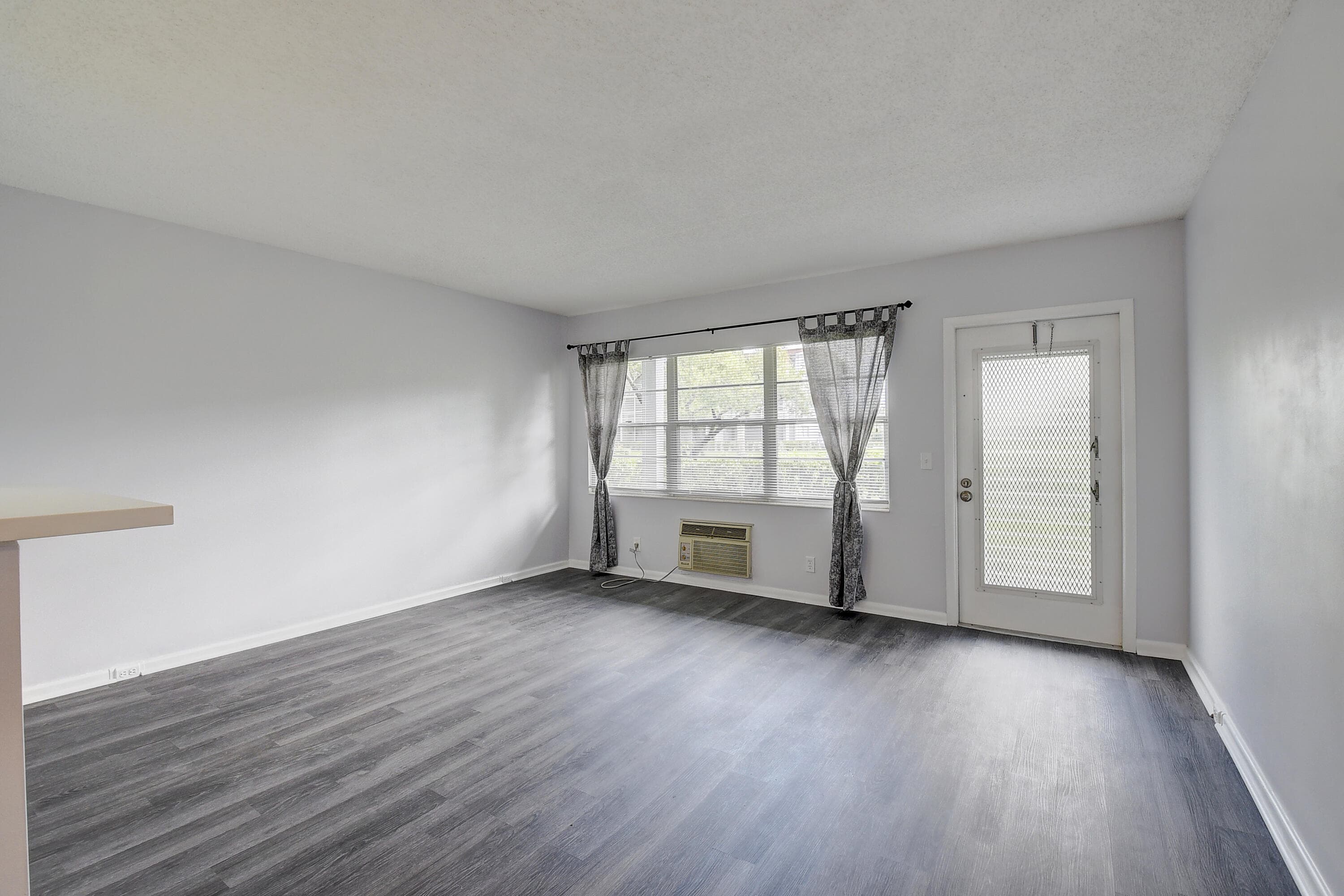 49 Suffolk B 49, Boca Raton, FL 33434 — photo 5 of 47