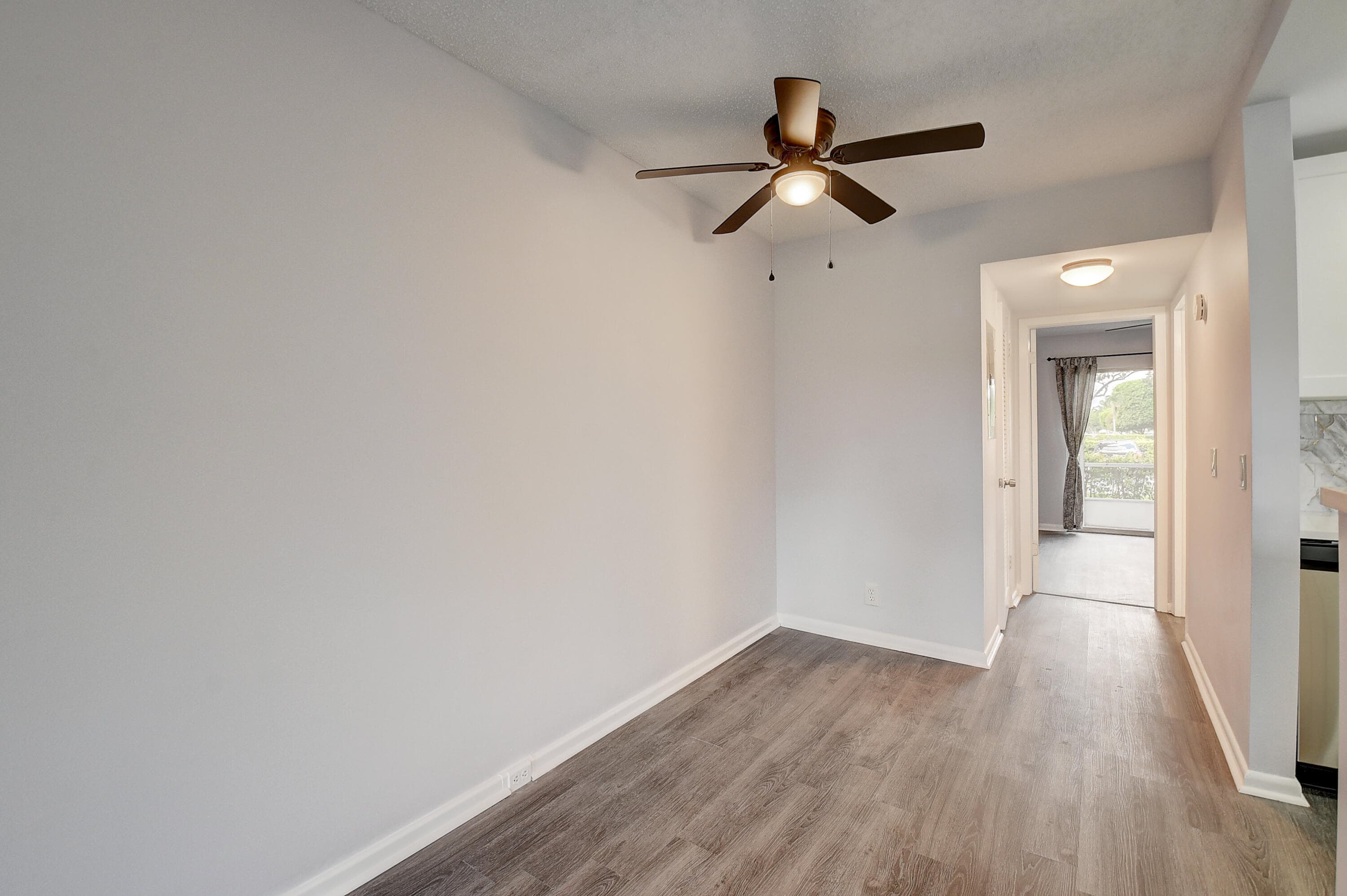 49 Suffolk B 49, Boca Raton, FL 33434 — photo 8 of 47
