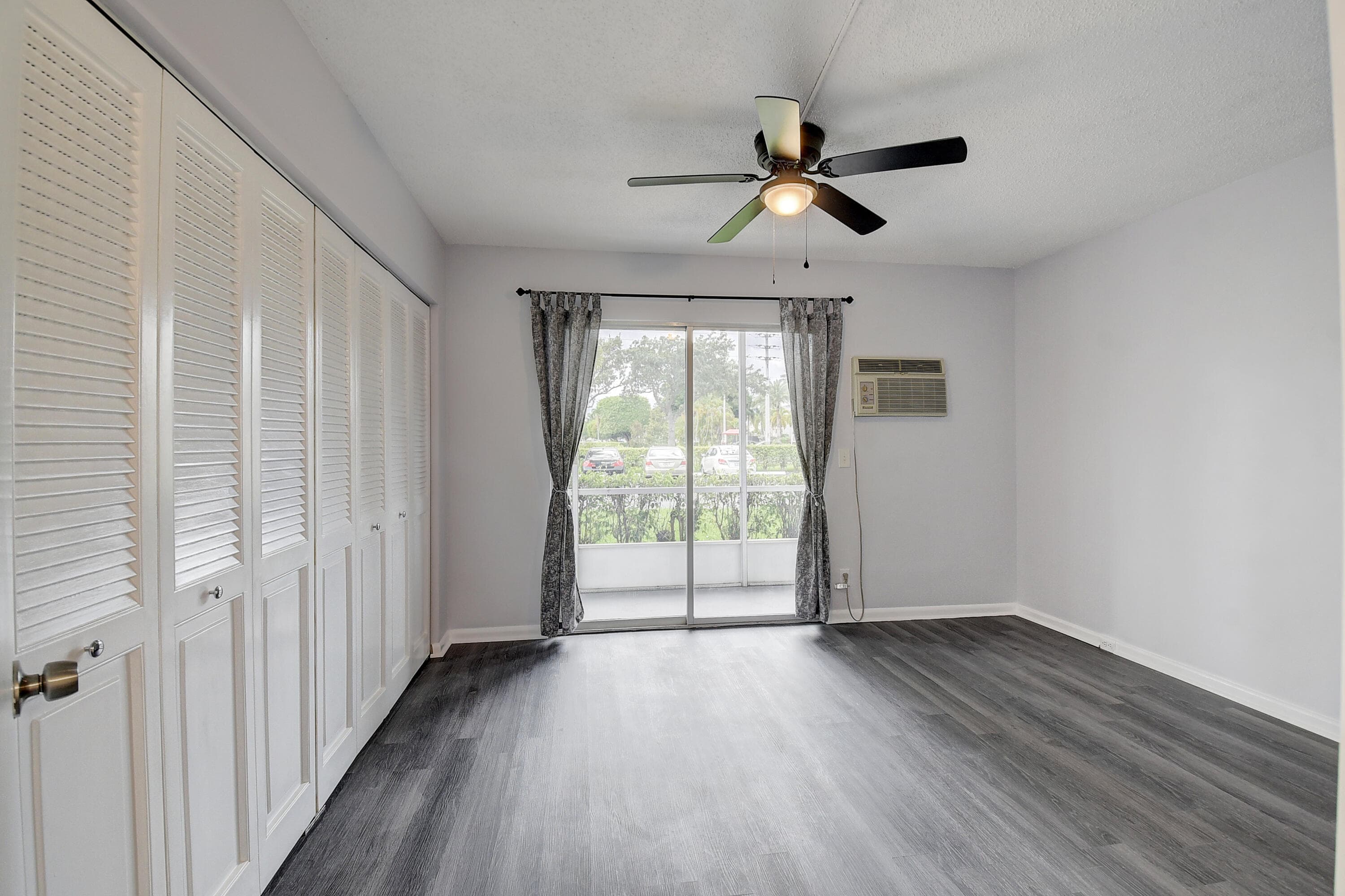 49 Suffolk B 49, Boca Raton, FL 33434 — photo 12 of 47