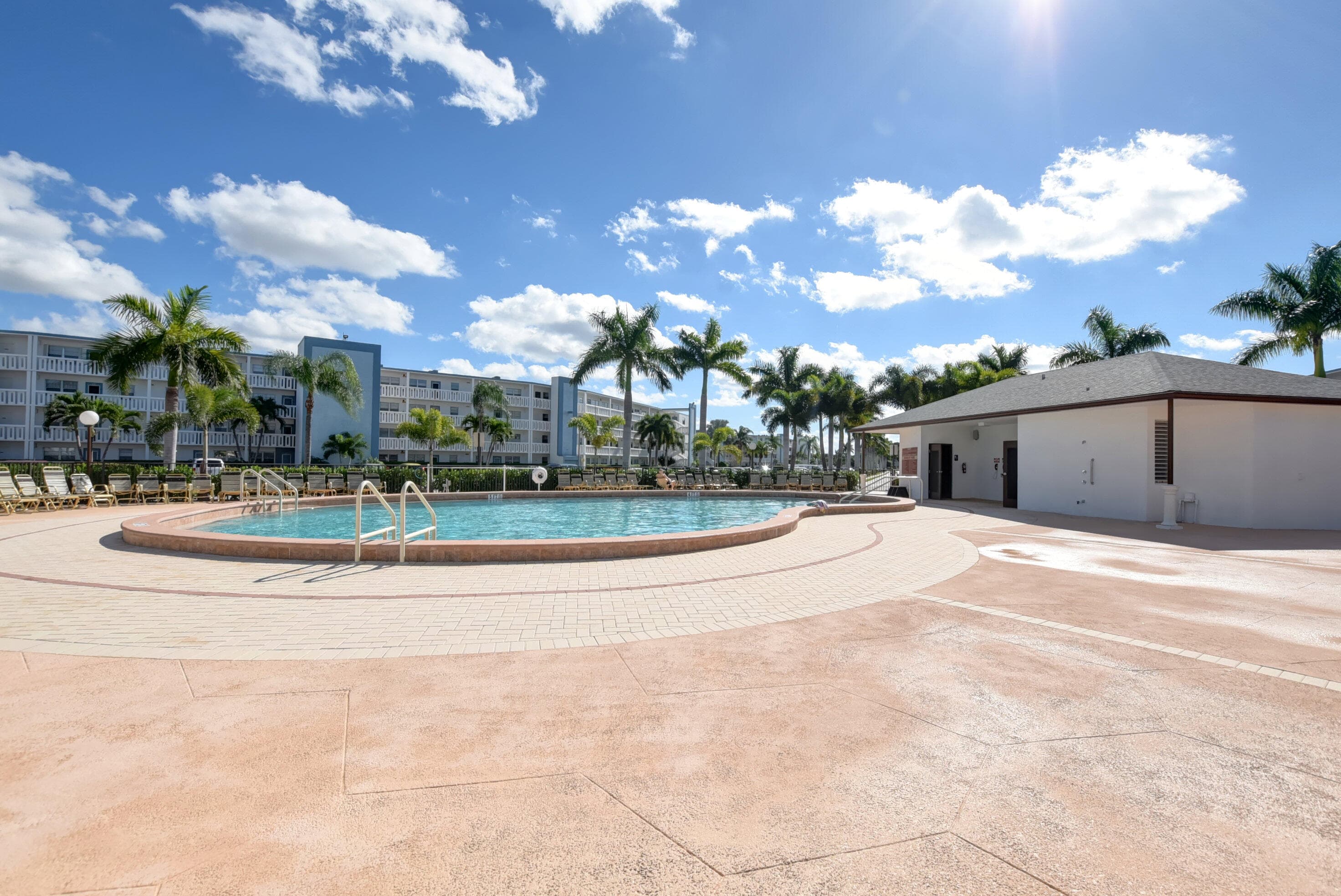 49 Suffolk B 49, Boca Raton, FL 33434 — photo 19 of 47