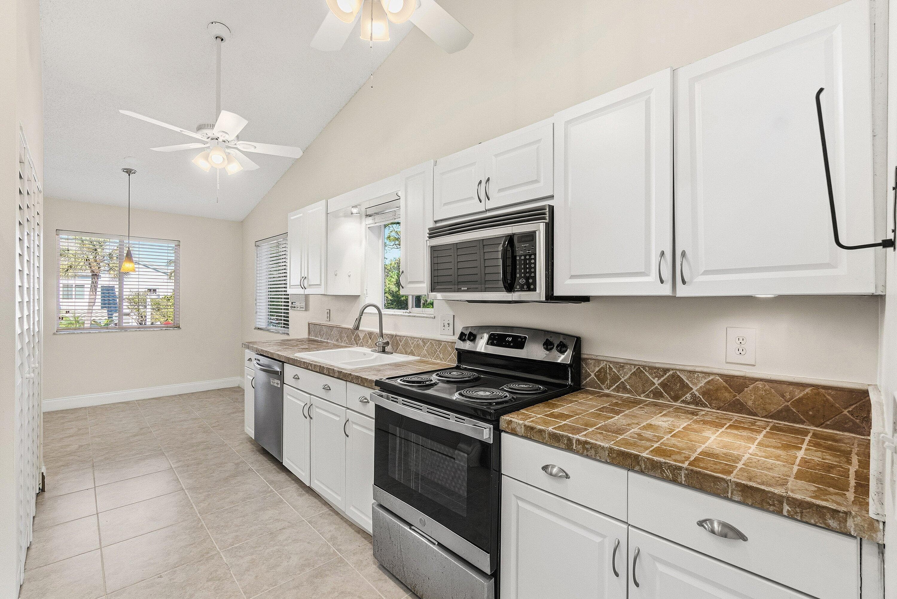 9770 Nickels Boulevard 405, Boynton Beach, FL 33436 — photo 12 of 35
