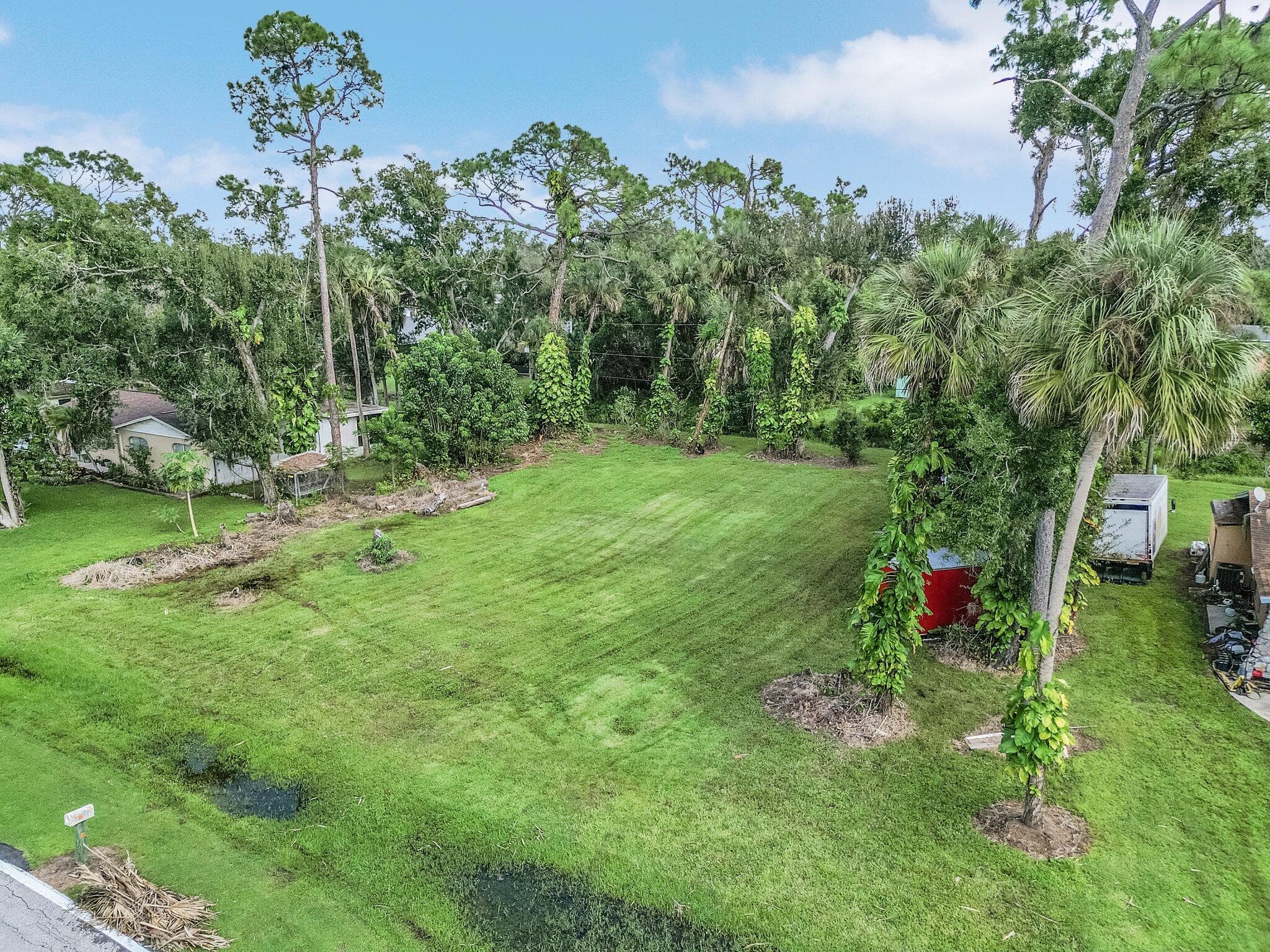 2314 Davis Boulevard, Fort Myers, FL 33905 — photo 6 of 8