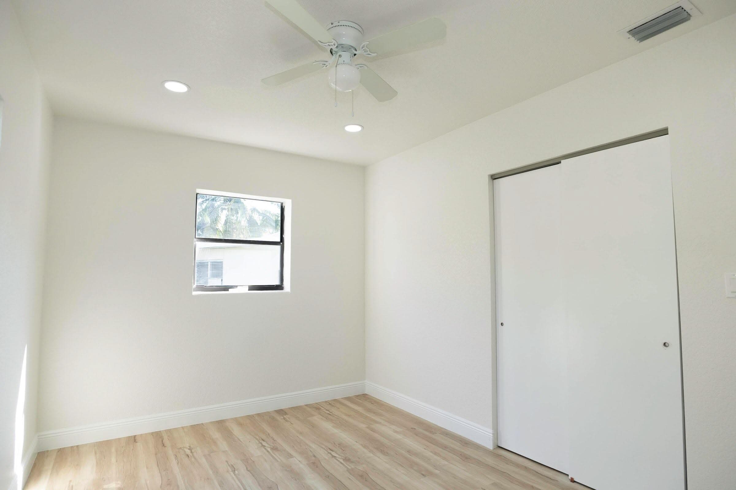 924 NW 11th Court, Fort Lauderdale, FL 33311 — photo 8 of 15