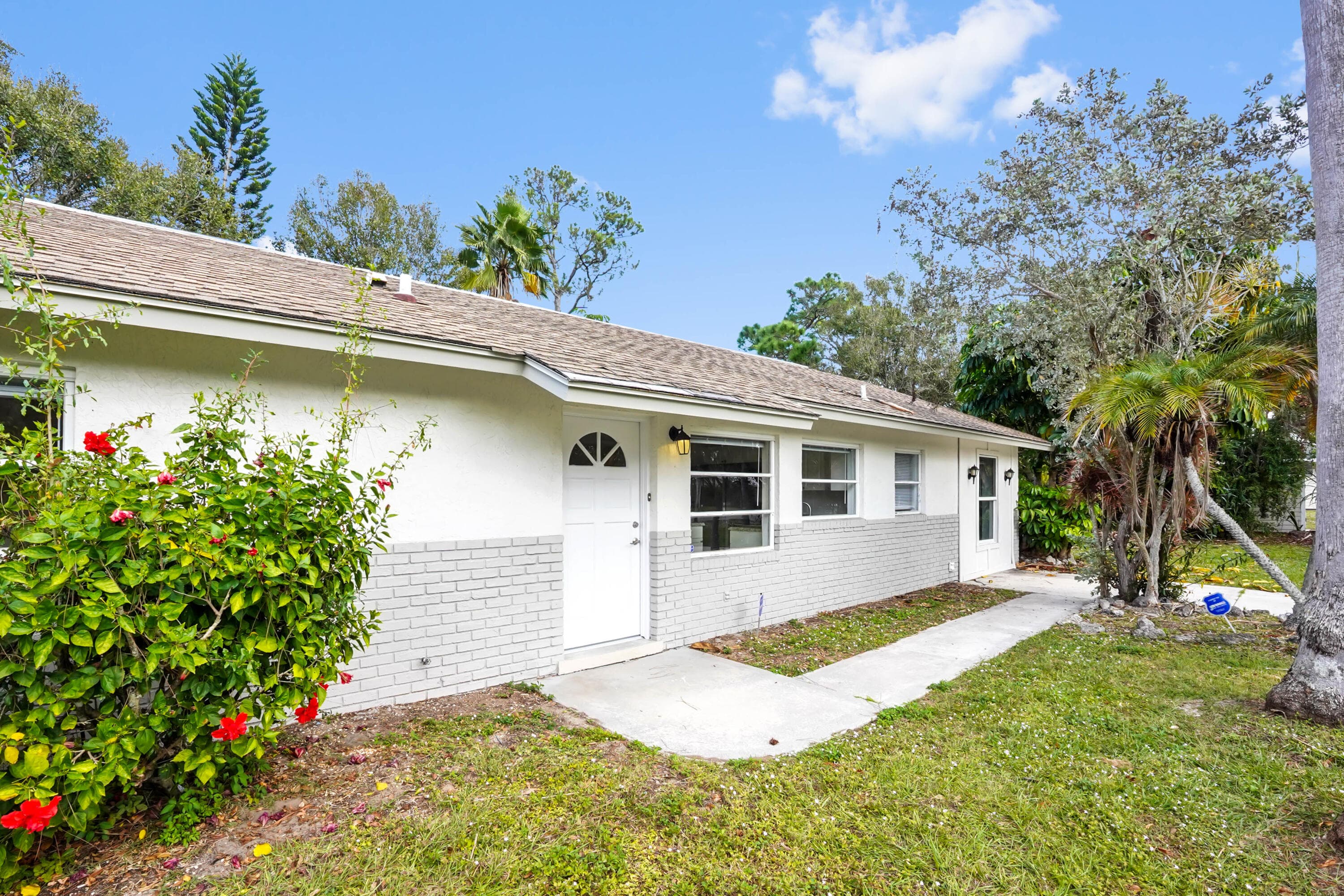 6802 Ocala Avenue, Fort Pierce, FL 34951 — photo 4 of 34