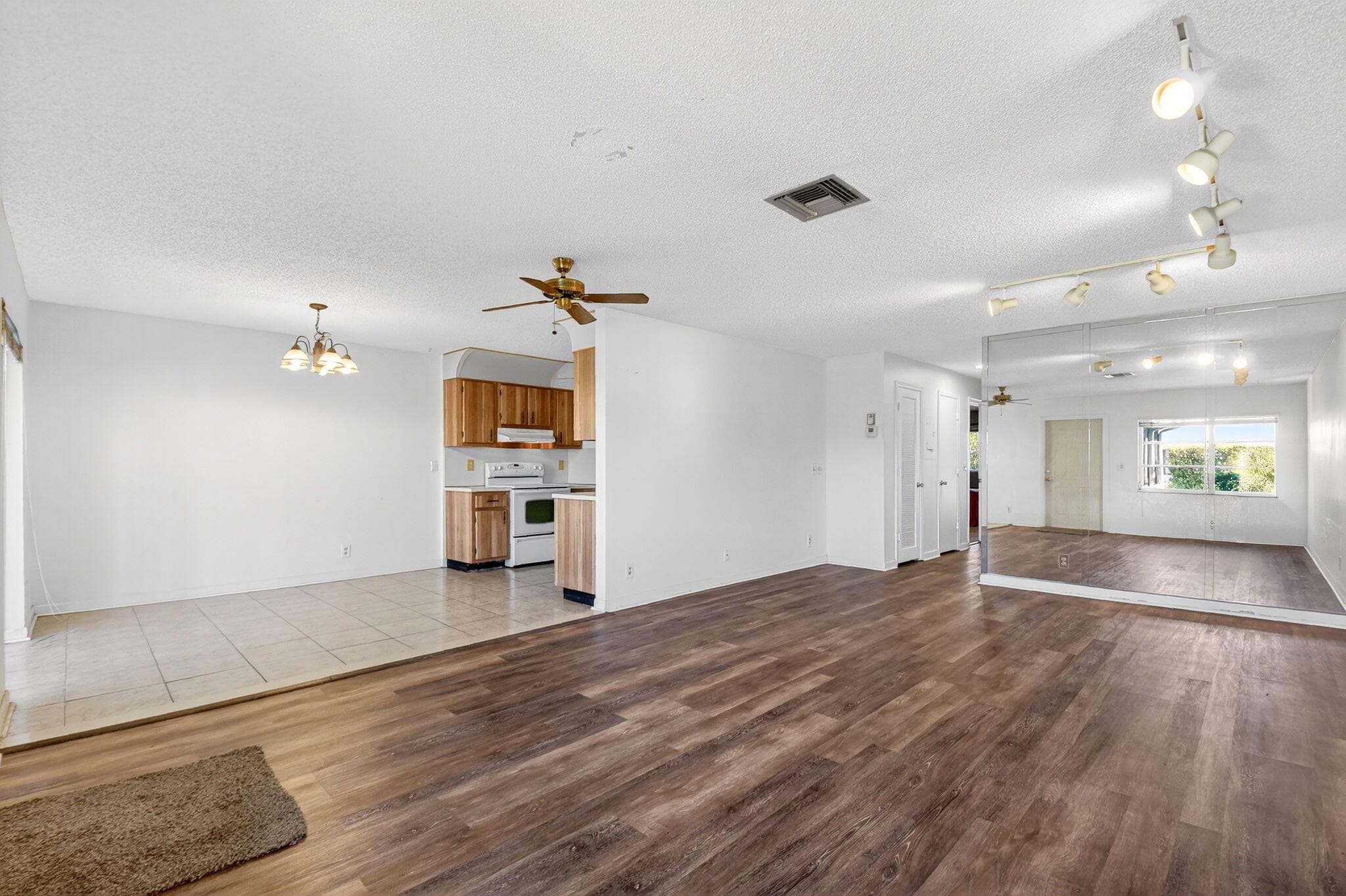 3454 Americo Drive, West Palm Beach, FL 33417 — photo 4 of 40