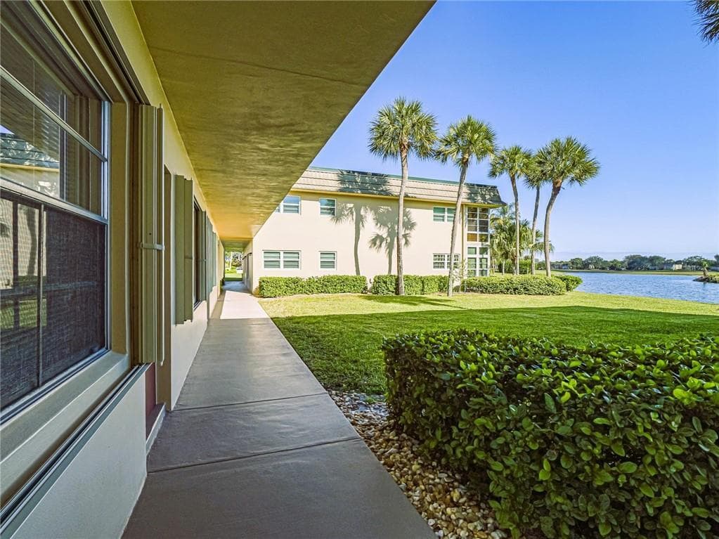 36 Vista Gardens Trail 103, Vero Beach, FL 32962 — photo 3 of 36