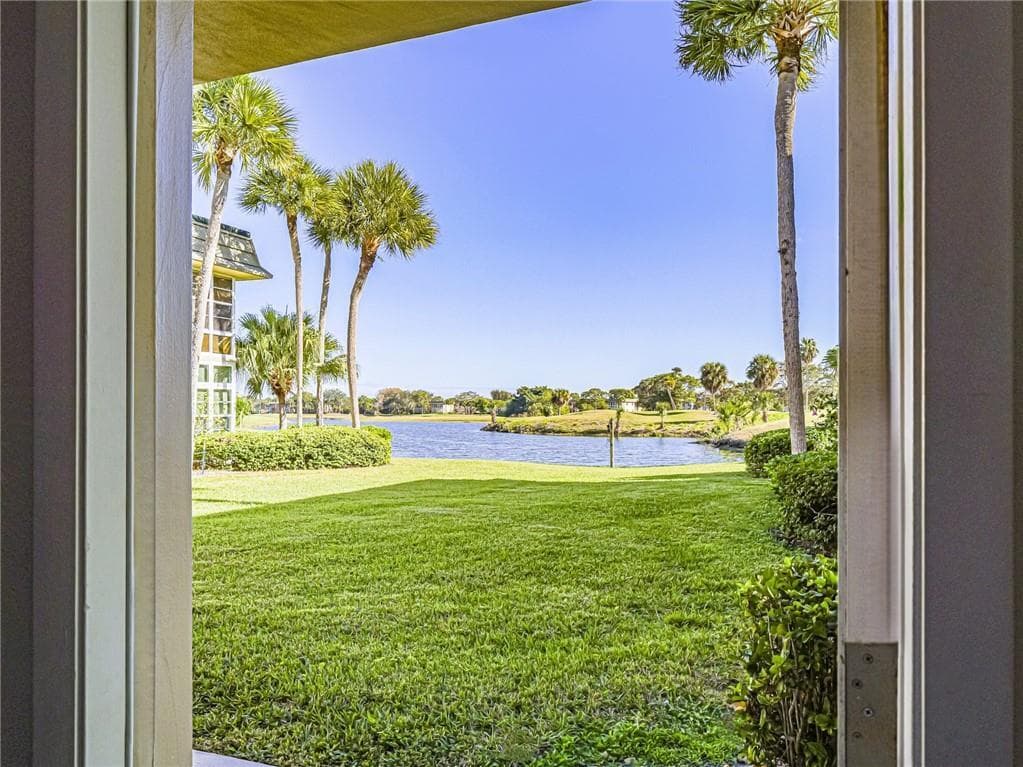 36 Vista Gardens Trail 103, Vero Beach, FL 32962 — photo 6 of 36