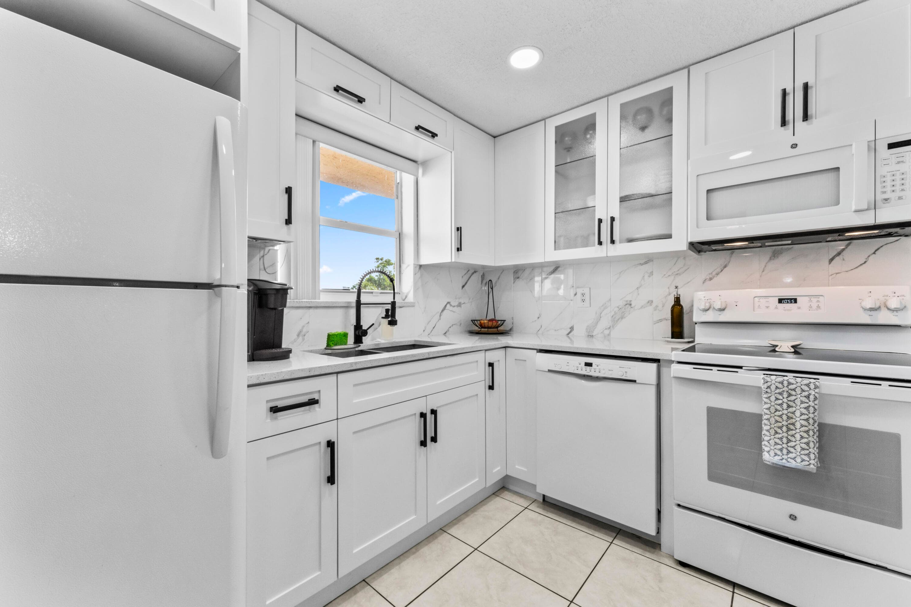225 Bonnie Boulevard 302, Palm Springs, FL 33461 — photo