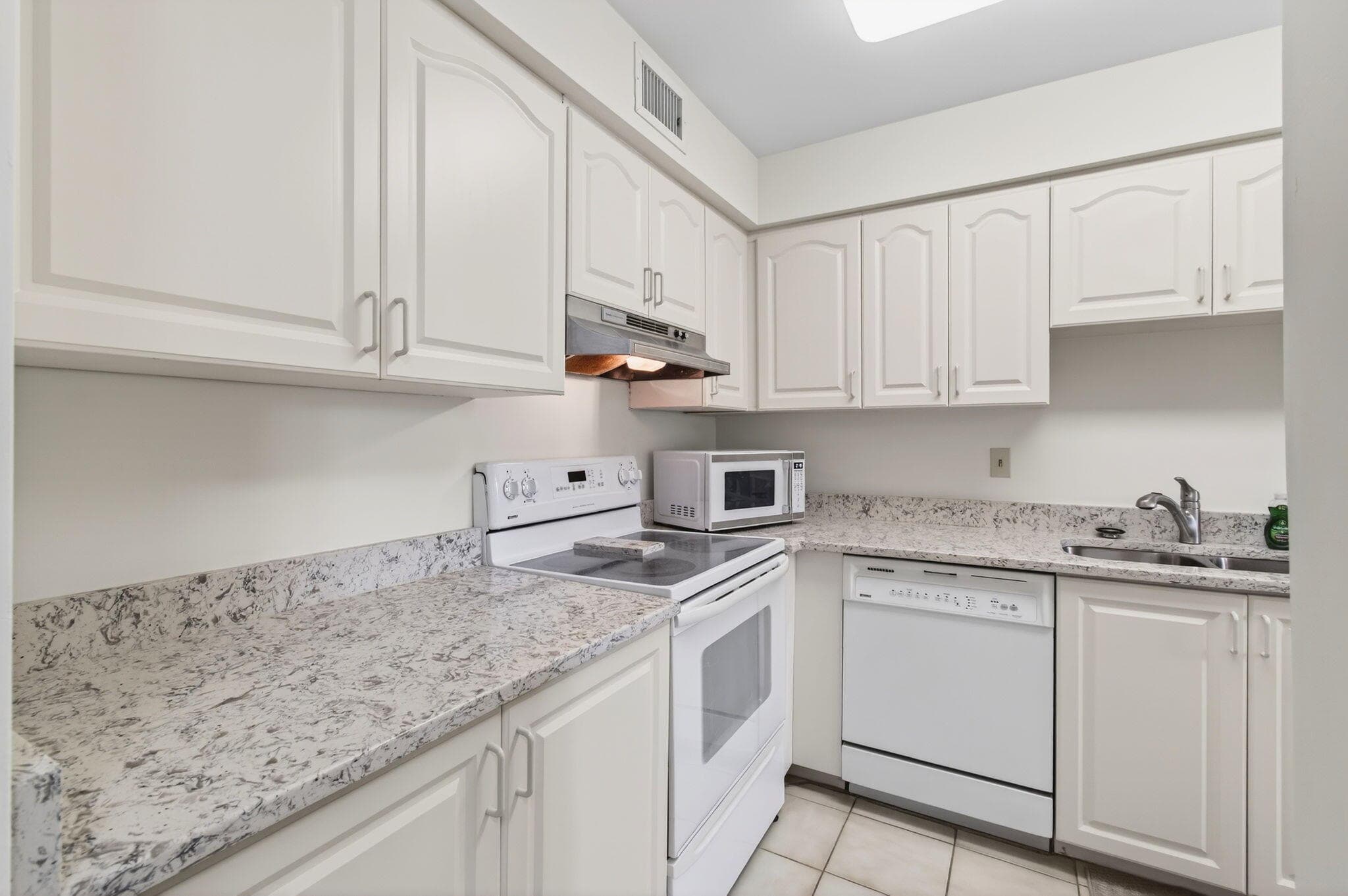 13682 Via Flora A, Delray Beach, FL 33484 — photo 10 of 44