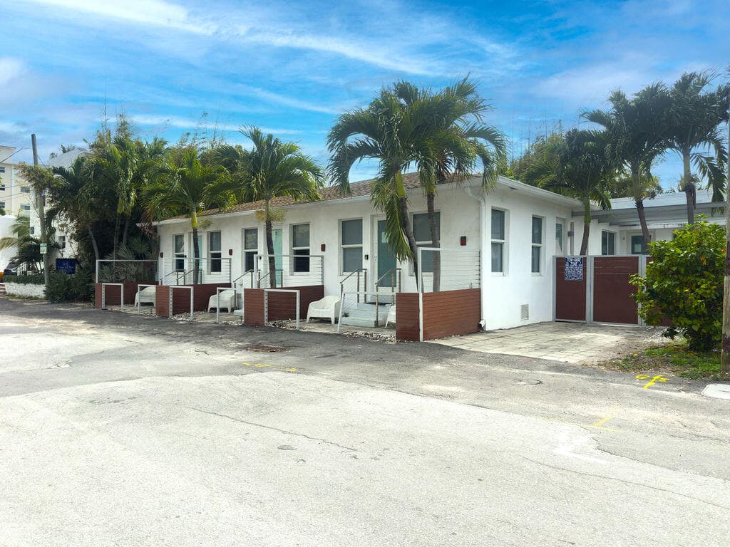 334 Oregon Street, Hollywood, FL 33019 — photo 11 of 11