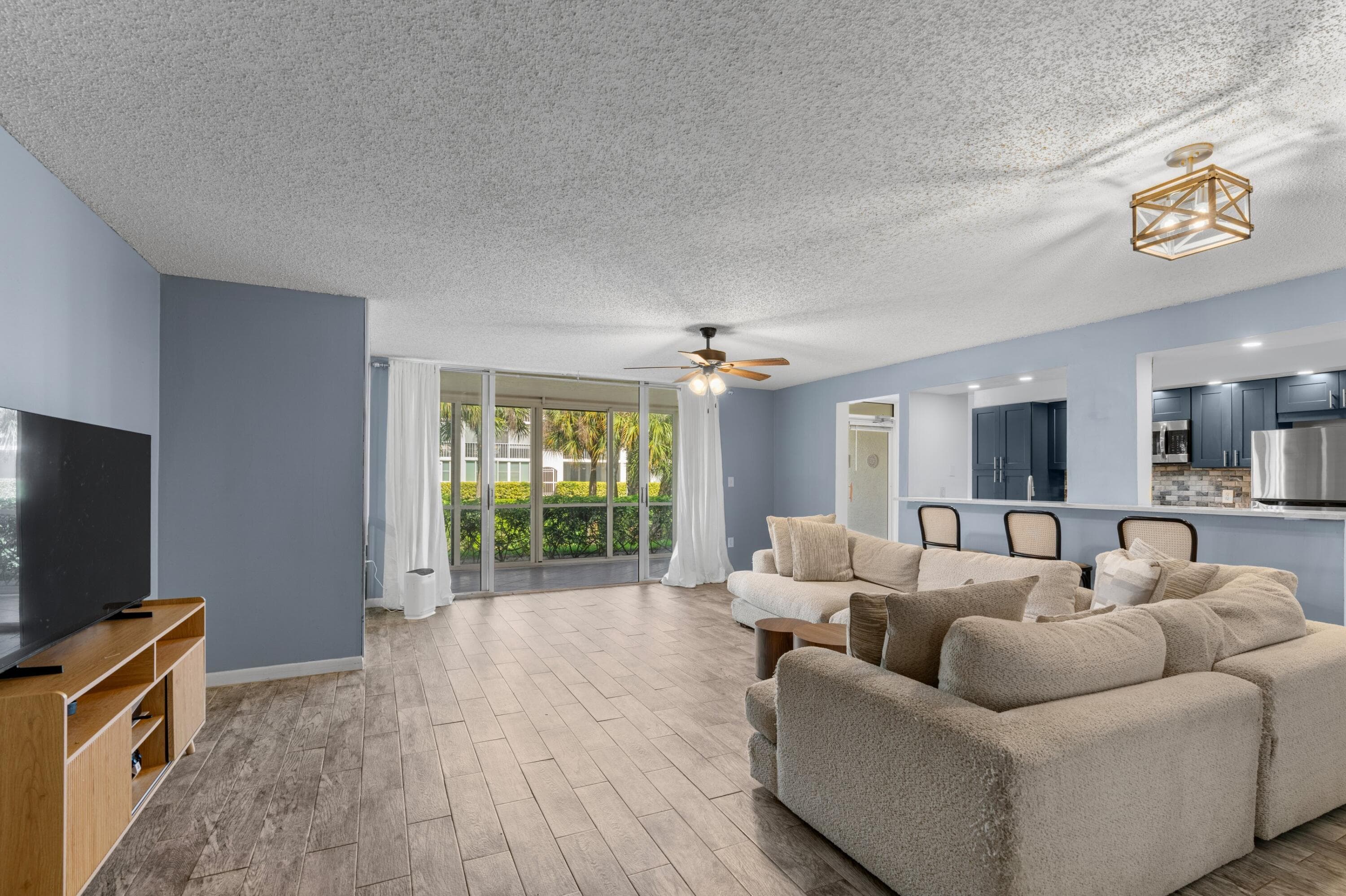 110 Half Moon Circle D1, Hypoluxo, FL 33462 — photo 5 of 31