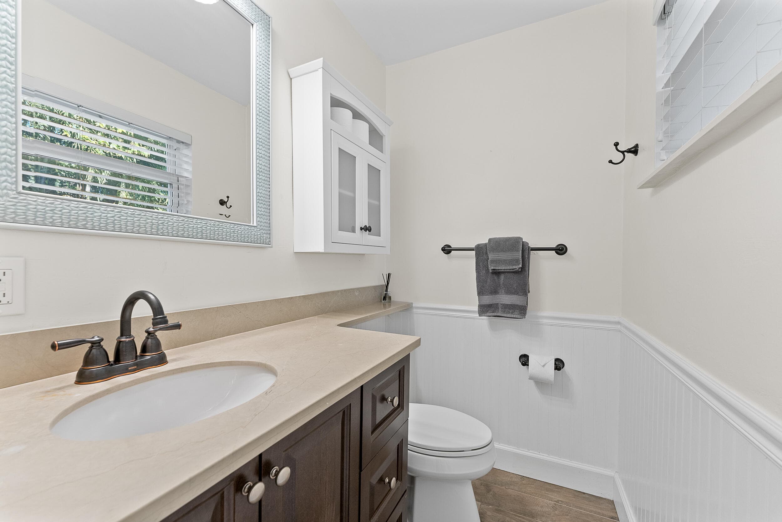 429 Inlet Road, North Palm Beach, FL 33408 — photo 16 of 38