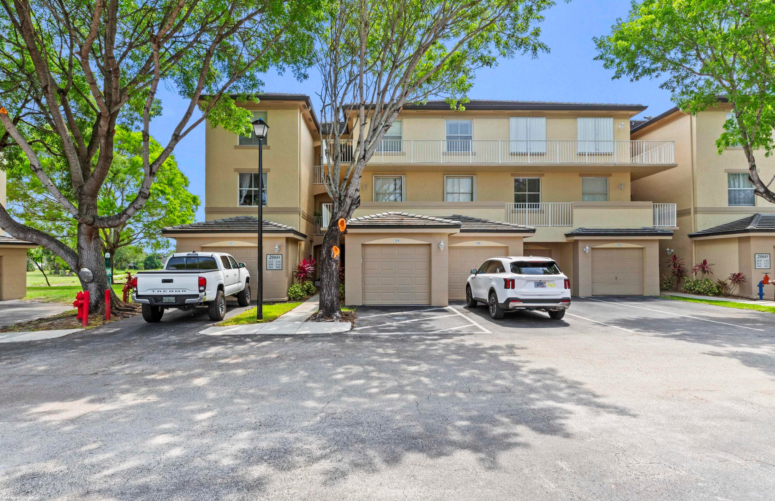2060 Greenview Shores Boulevard 318, Wellington, FL 33414 — photo