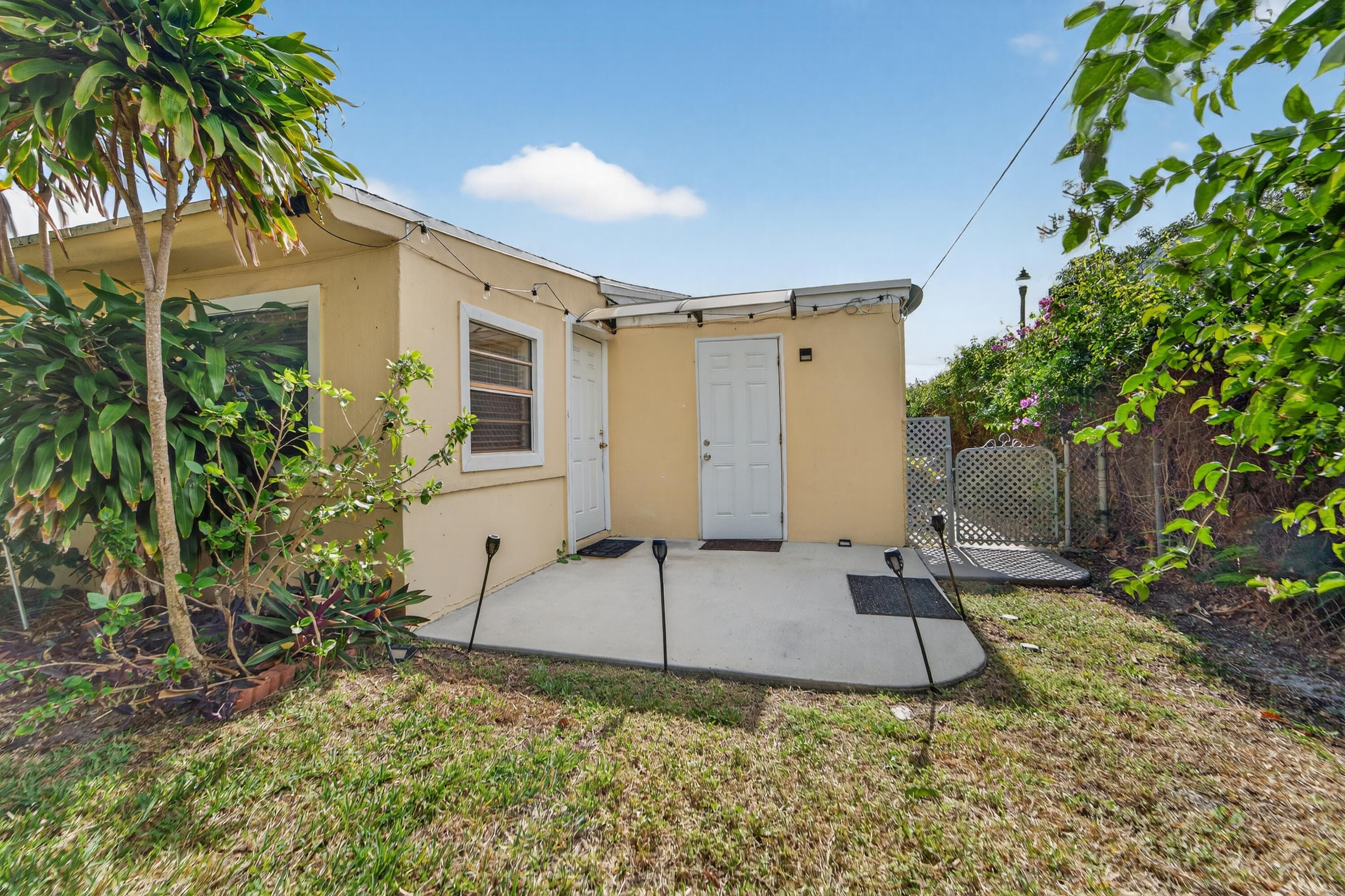 2105 Worthington Road, West Palm Beach, FL 33409 — photo 6 of 25