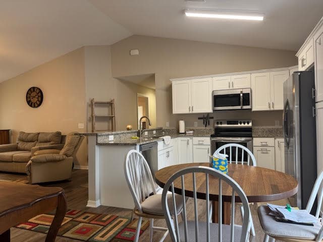 2130 88th Avenue, Vero Beach, FL 32966 — photo 9 of 36