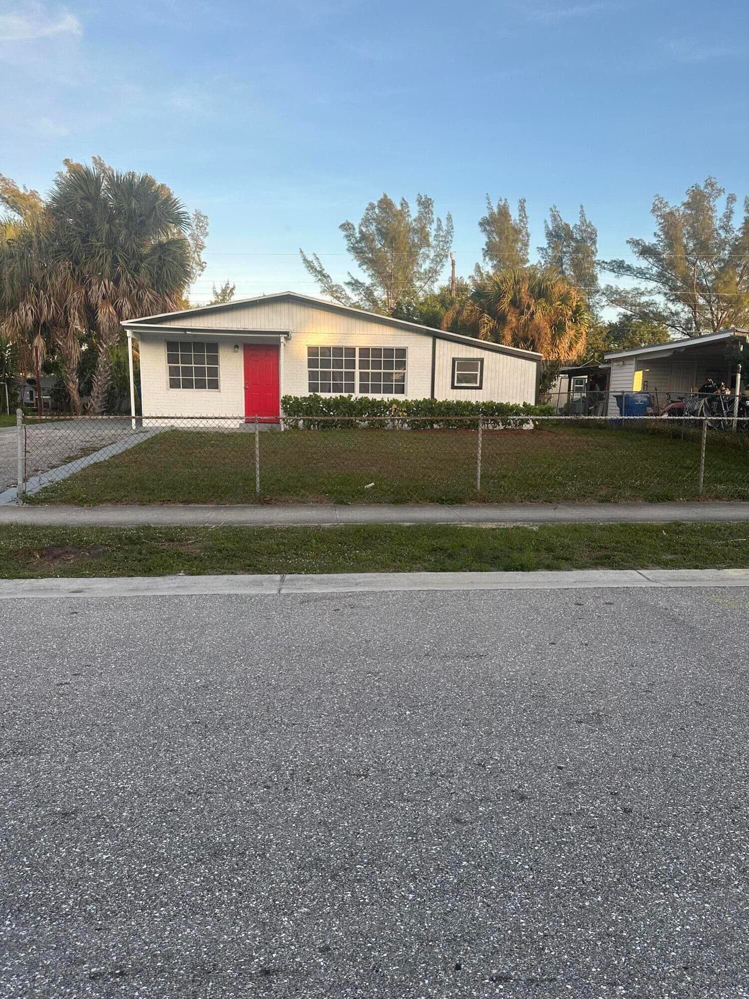 1210 Avenue R, Riviera Beach, FL 33404 — photo 1 of 22