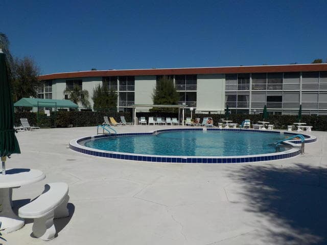 3300 Springdale Boulevard 301, Palm Springs, FL 33461 — photo 7 of 9
