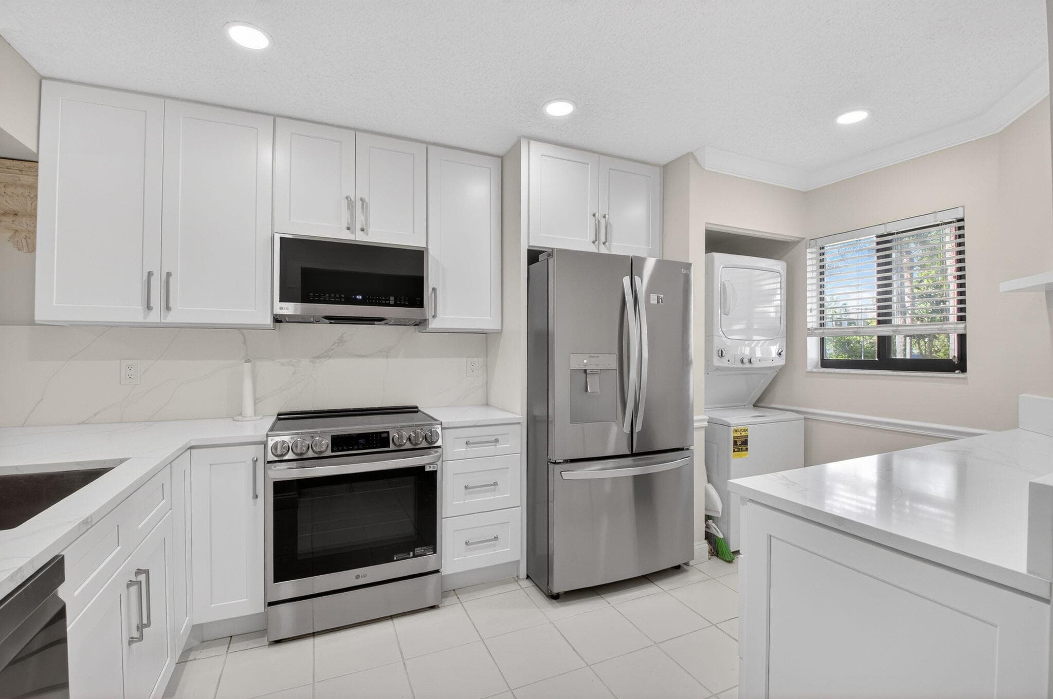 159 NW 70th Street 403, Boca Raton, FL 33487 — photo 3 of 31