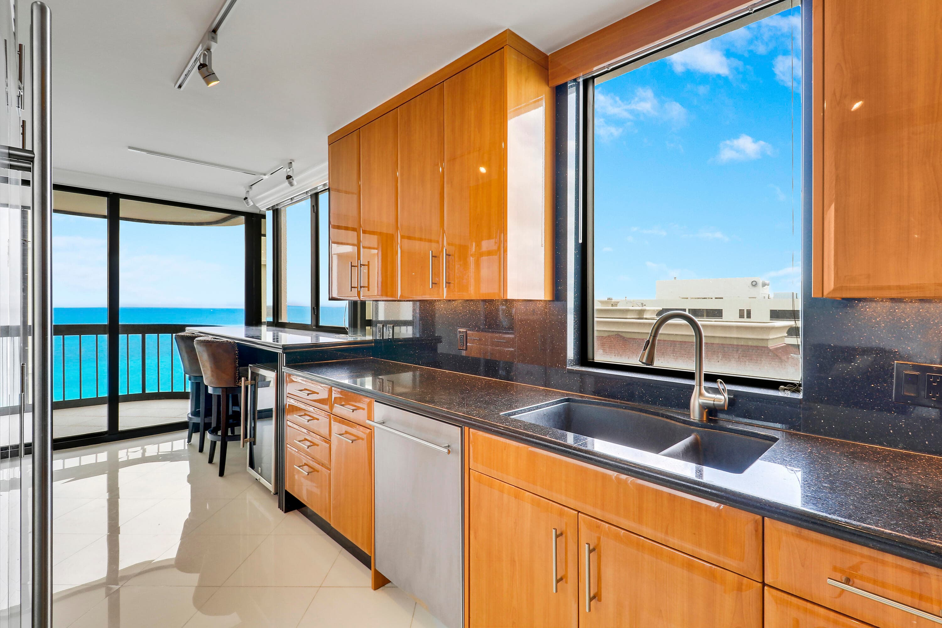5380 N Ocean Drive 20b, Singer Island, FL 33404 — photo 9 of 32