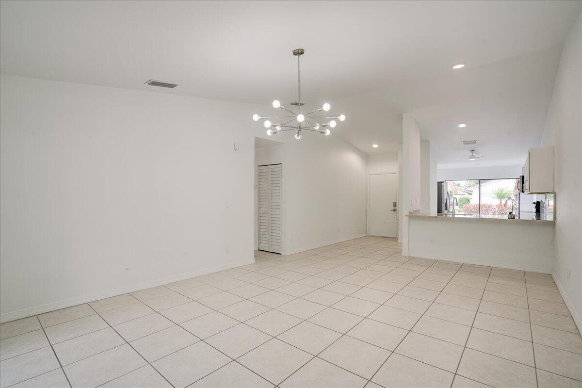 3 Fawlkland Circle, Boynton Beach, FL 33426 — photo 9 of 12