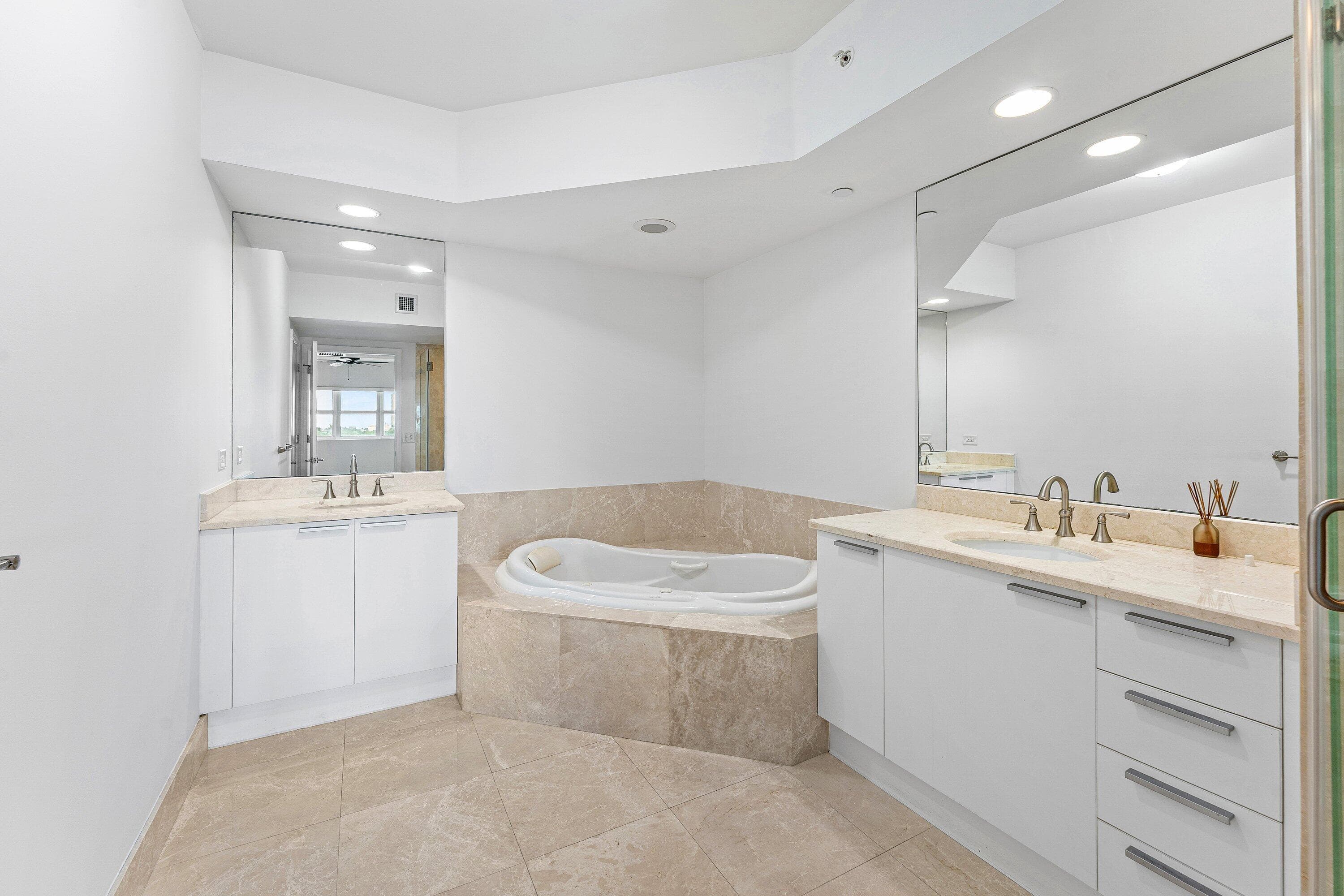 2640 Lake Shore Drive 614, Riviera Beach, FL 33404 — photo 25 of 63