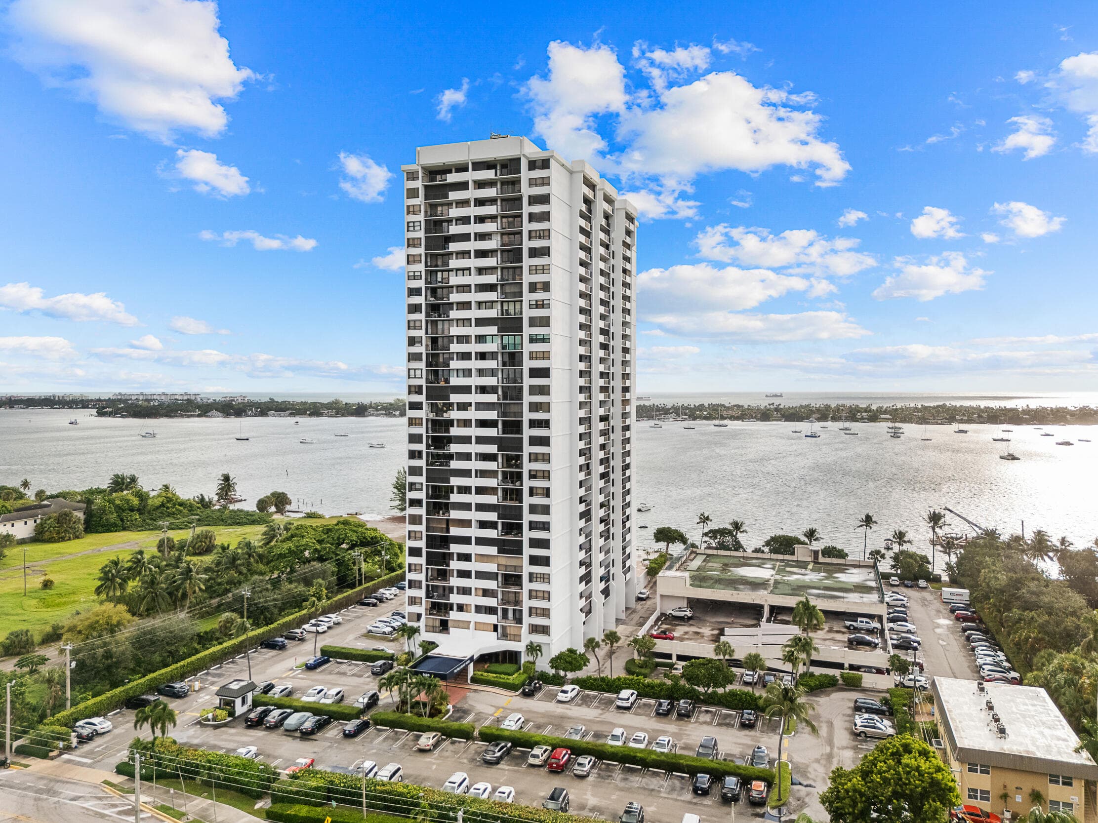 5600 N Flagler Drive 605, West Palm Beach, FL 33407 — photo 5 of 31