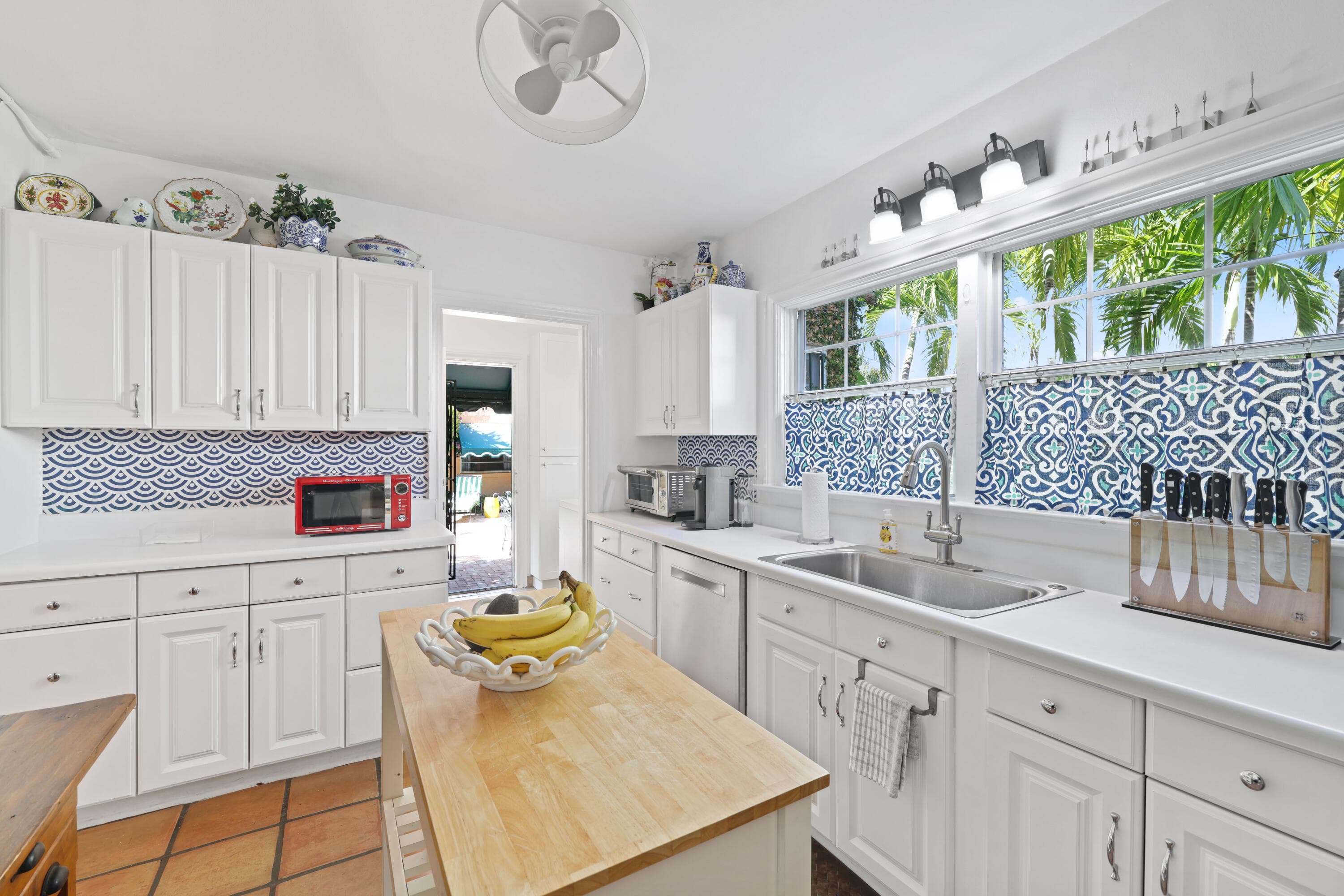 325 Greymon Drive, West Palm Beach, FL 33405 — photo 19 of 63