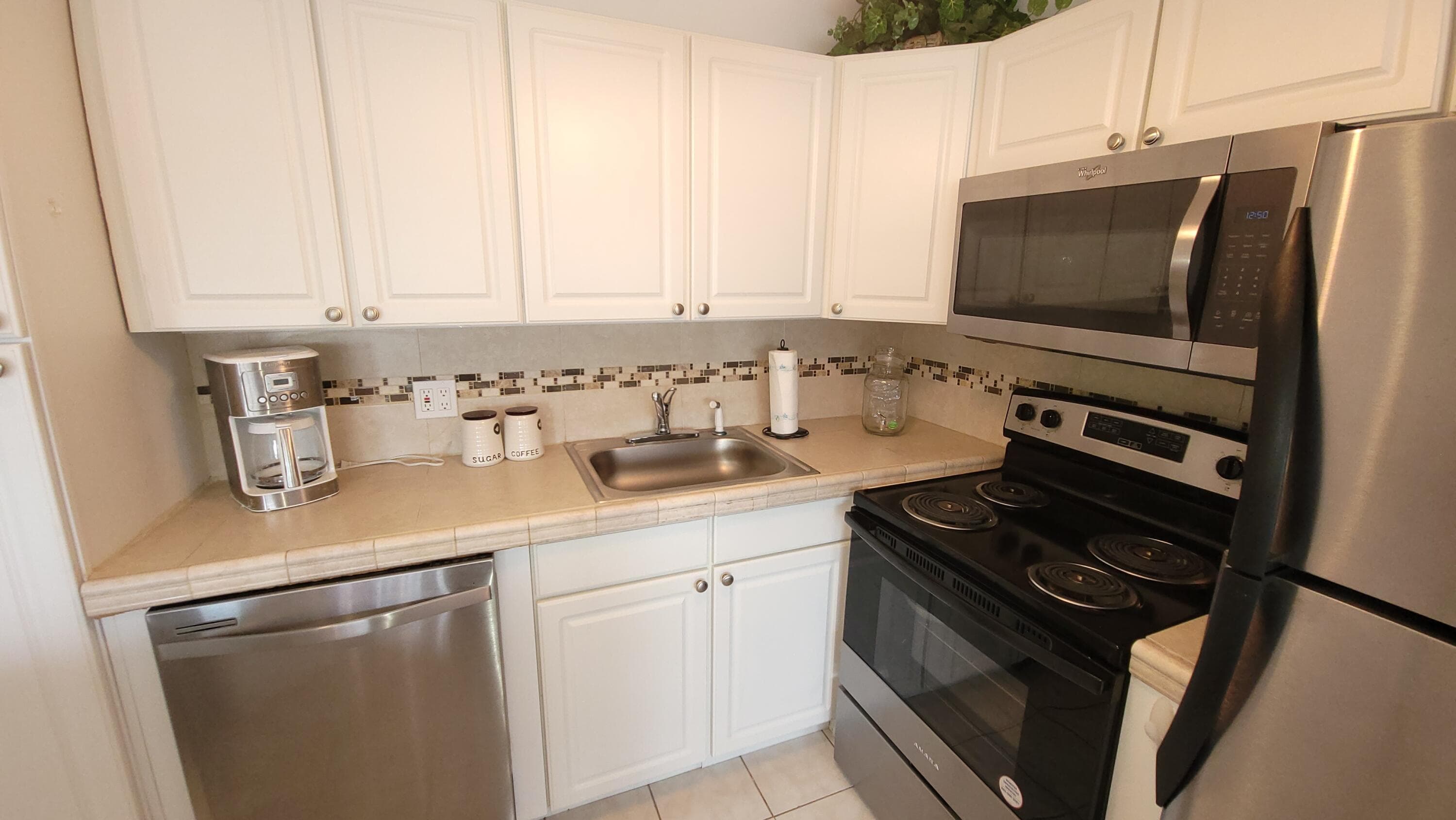 405 Southampton A, West Palm Beach, FL 33417 — photo 9 of 55