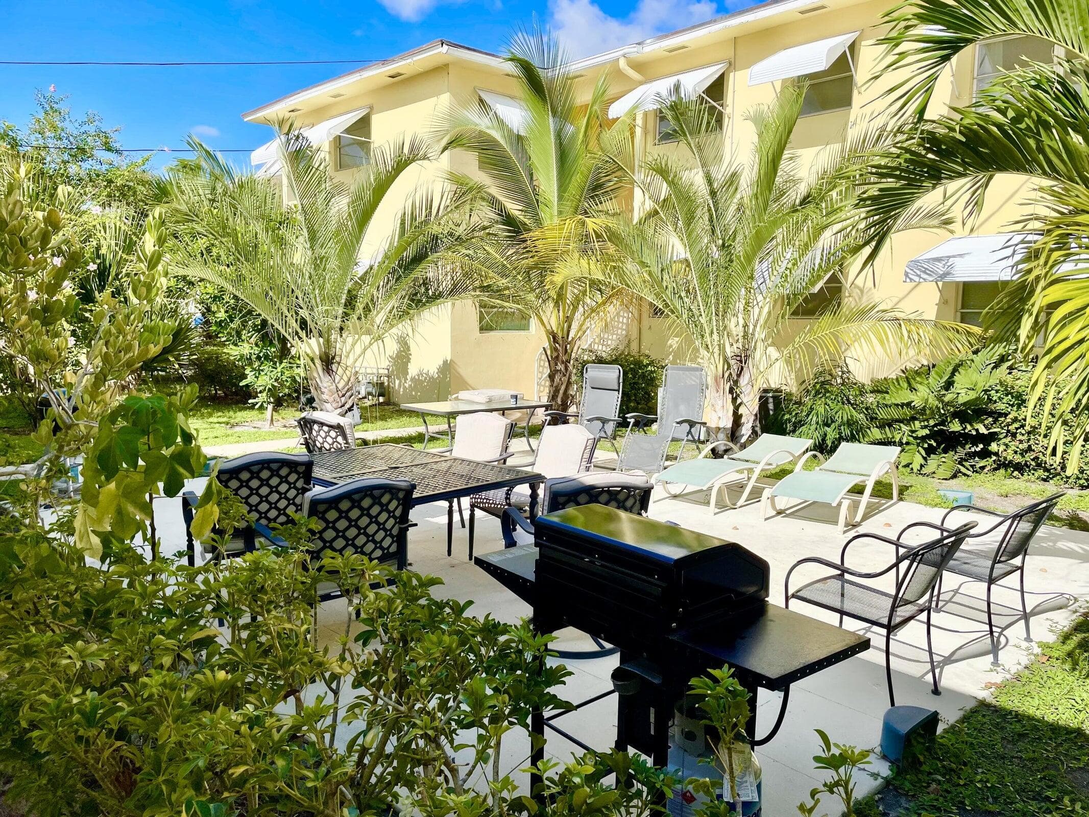 101 N Lakeside Drive 1, Lake Worth Beach, FL 33460 — photo 1 of 28
