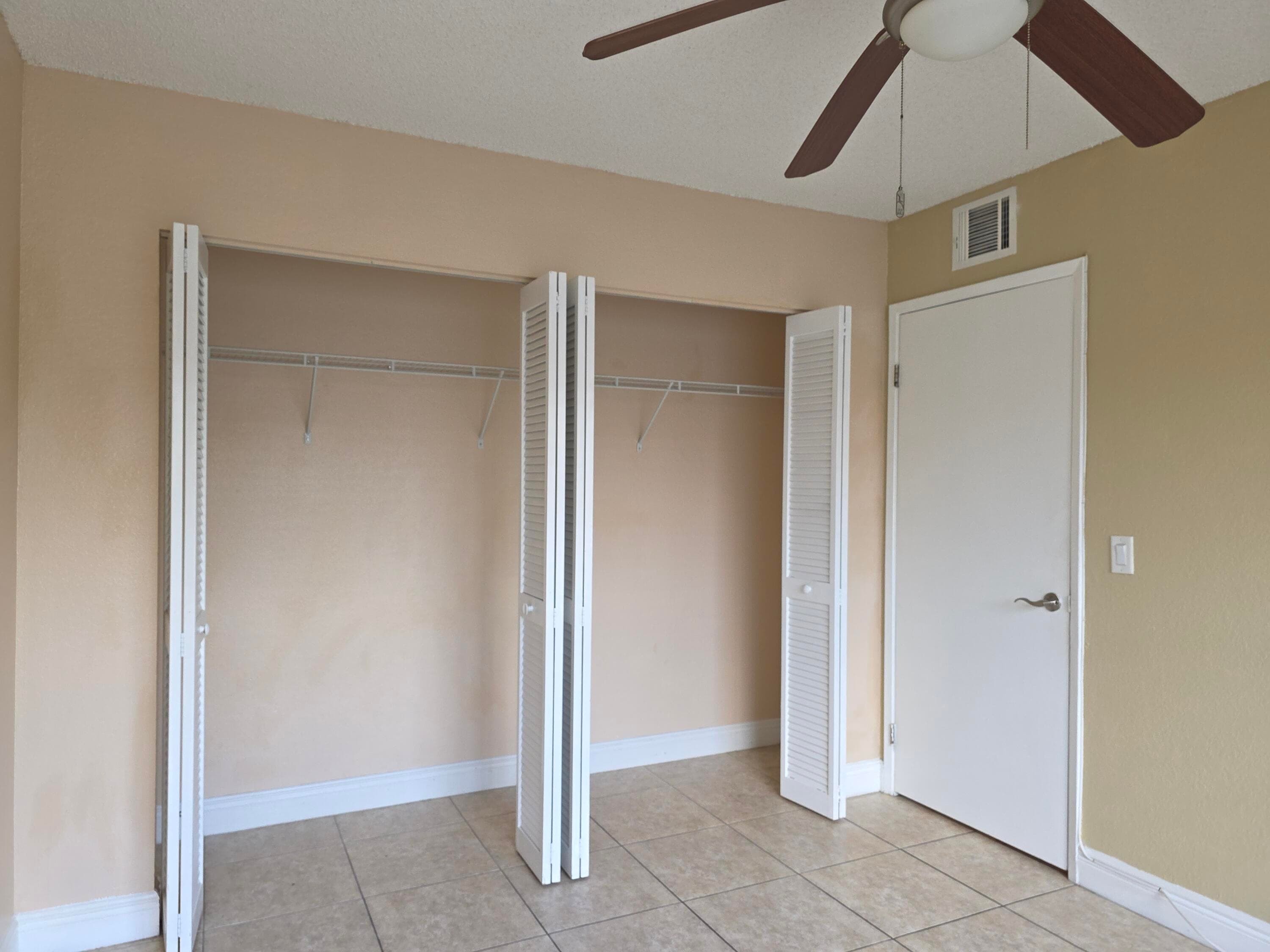 1542 Lake Crystal Drive H, West Palm Beach, FL 33411 — photo 11 of 37