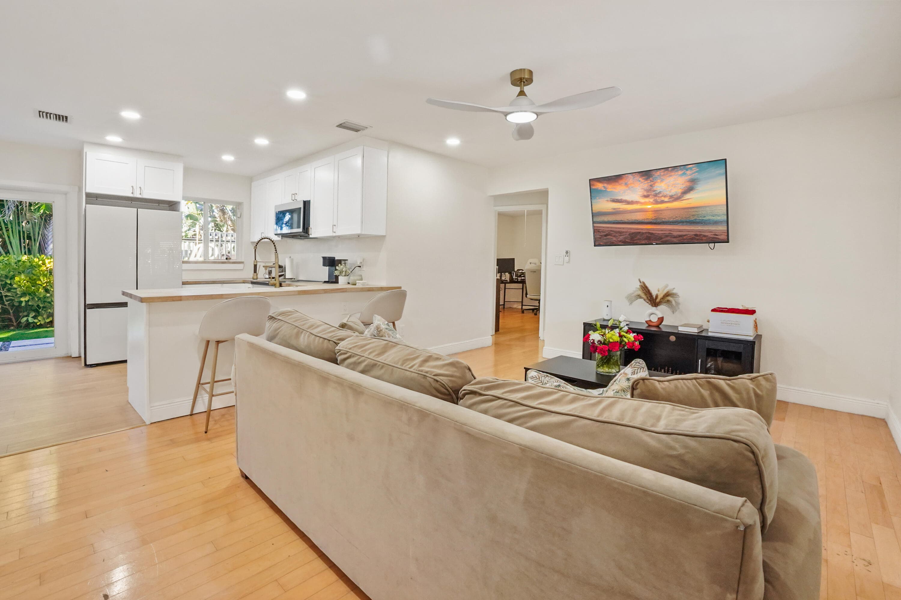 1401 NE 14th Street, Fort Lauderdale, FL 33304 — photo 5 of 36